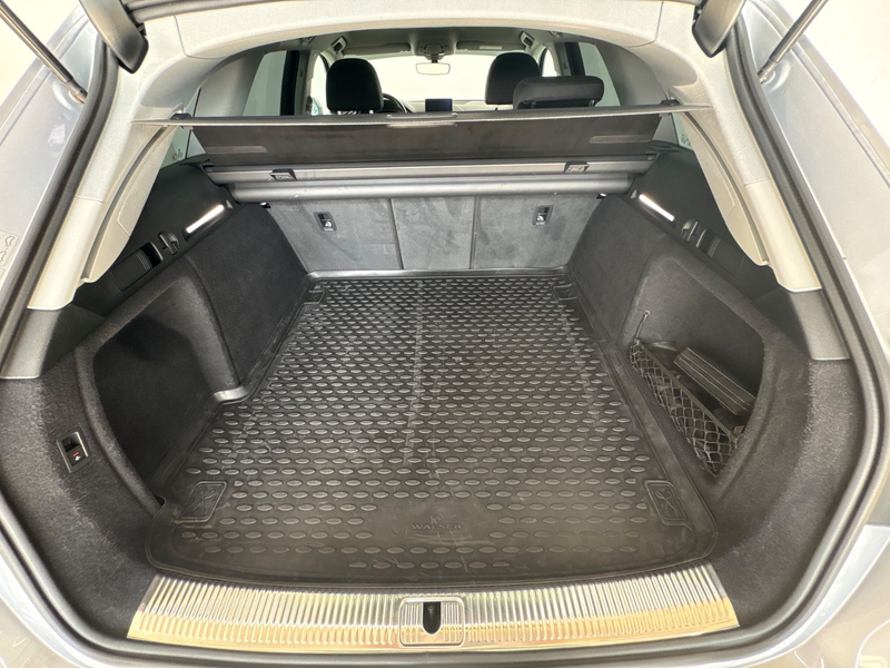Audi A4 Avant sport ultra PDC SHZ Navi Xenon 8 Fach — photo 14