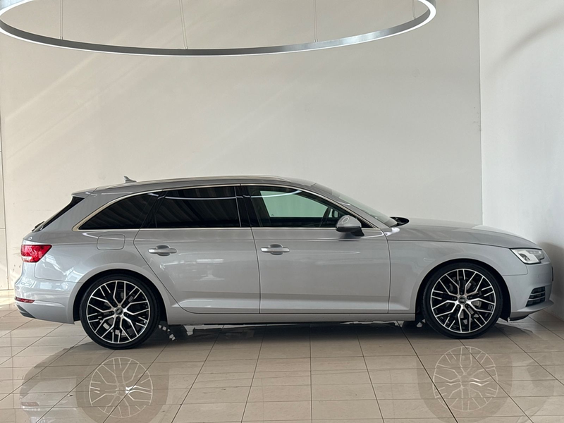 Audi A4 Avant sport ultra PDC SHZ Navi Xenon 8 Fach — photo 8