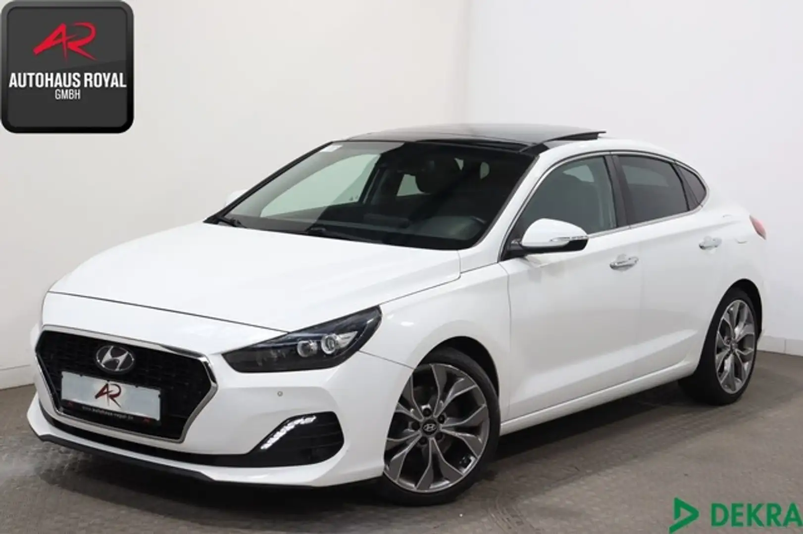 Hyundai i30 Fastback 1.4 T-GDI ACC,1.HD,KAMERA,KEYLESSGO White - 1