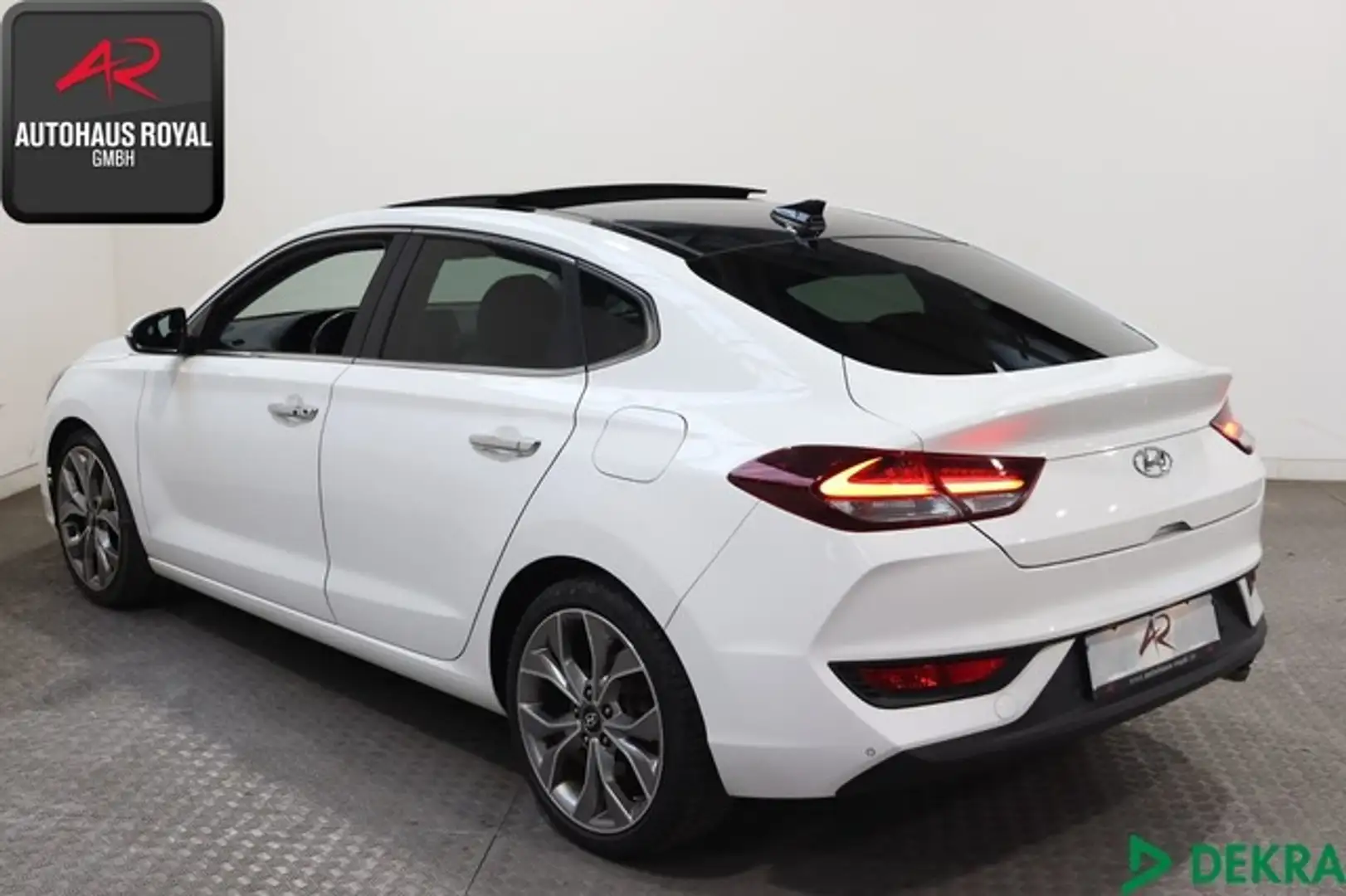 Hyundai i30 Fastback 1.4 T-GDI ACC,1.HD,KAMERA,KEYLESSGO Blanc - 2