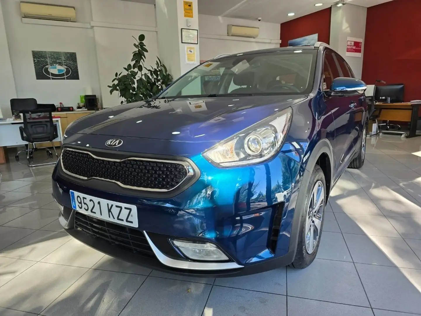 Kia Niro 1.6 GDi HEV 104kW 141CV Drive Azul - 1