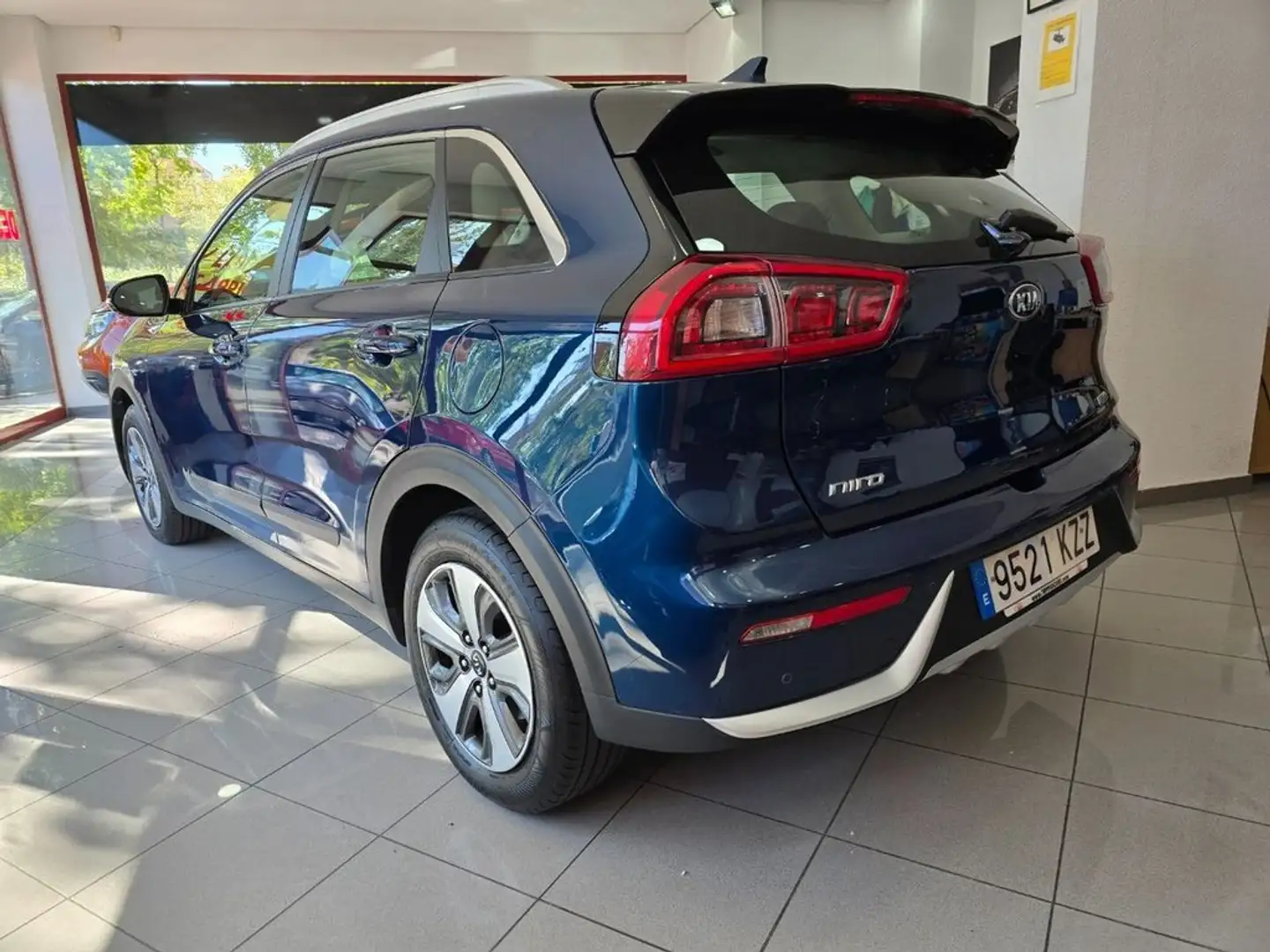 Kia Niro 1.6 GDi HEV 104kW 141CV Drive Azul - 2