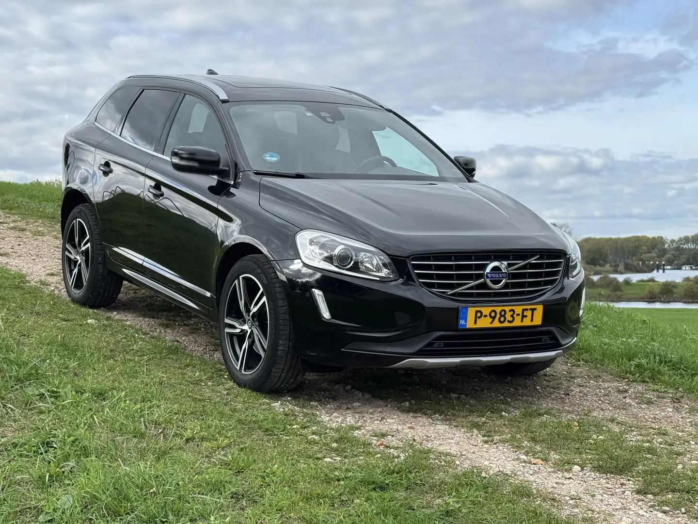 Volvo XC60 2.0 D3 FWD Polar+ Black - 1
