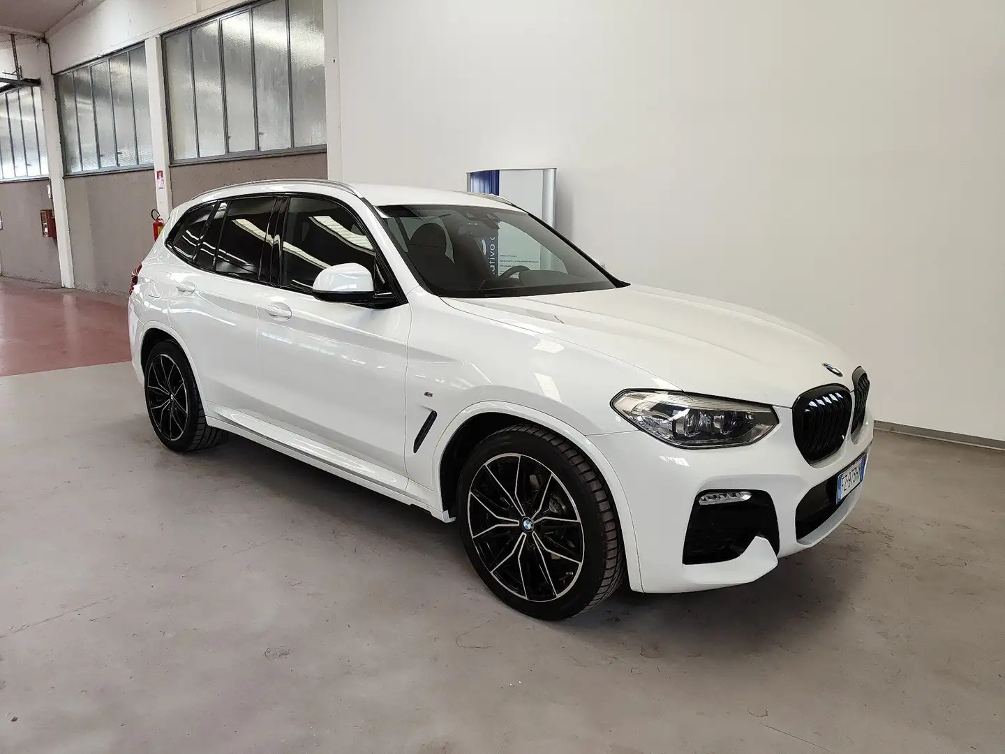 BMW X3 sDrive18d Msport auto Cerchi 20” Fari LED M sport Blanco - 2
