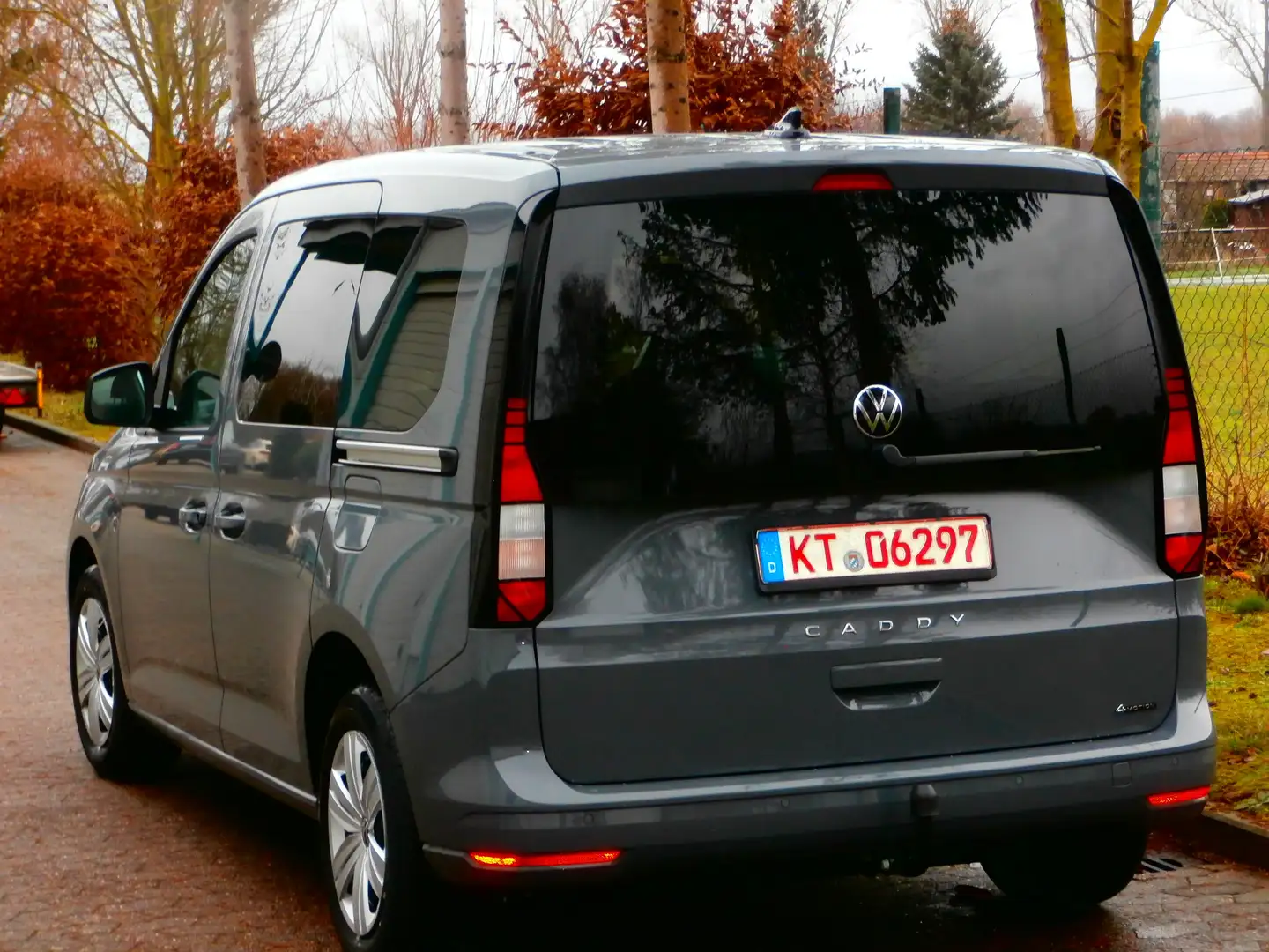 Volkswagen Caddy California Maxi 1.5 TSIDSG Climatr. PDC+Kam. MFLL Grau - 2