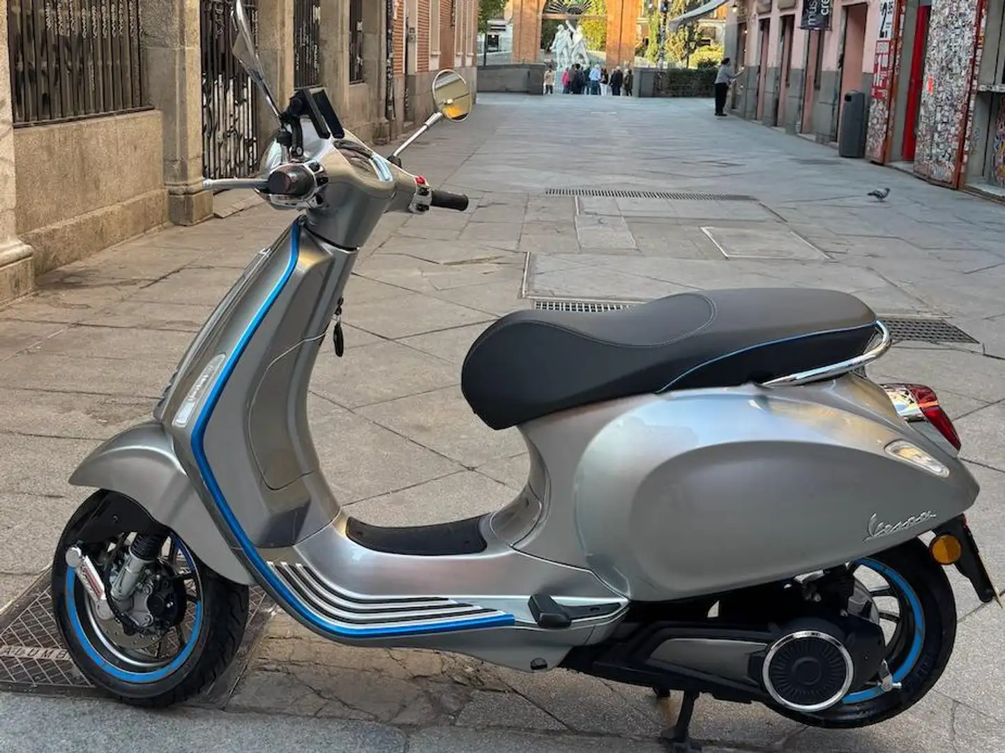 Vespa Elettrica Gris - 1