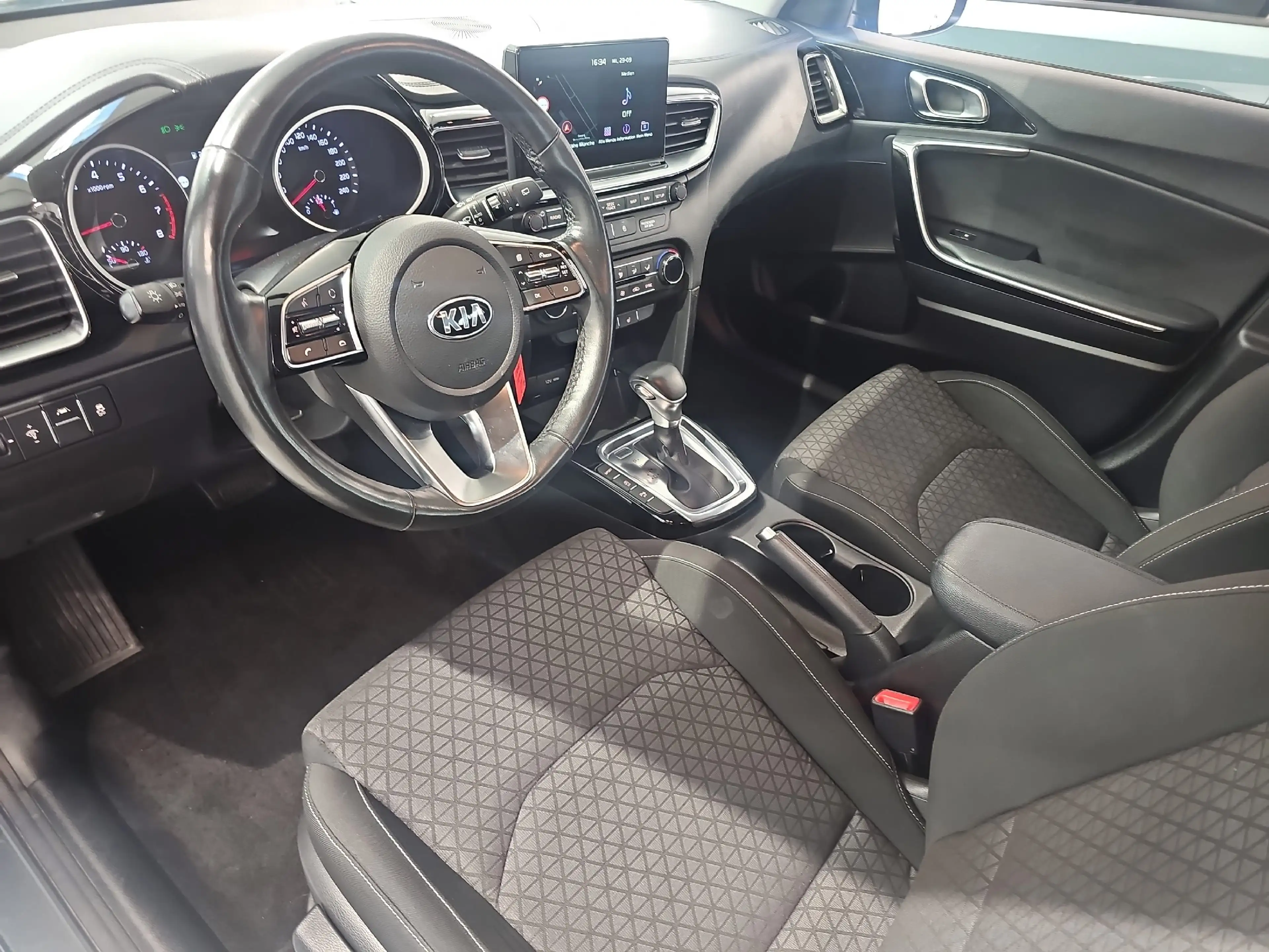 Kia Ceed SW / cee'd SW Ceed Sportswagon 1.4 T-GDI Vision Navi SHZ Kam. — photo 7