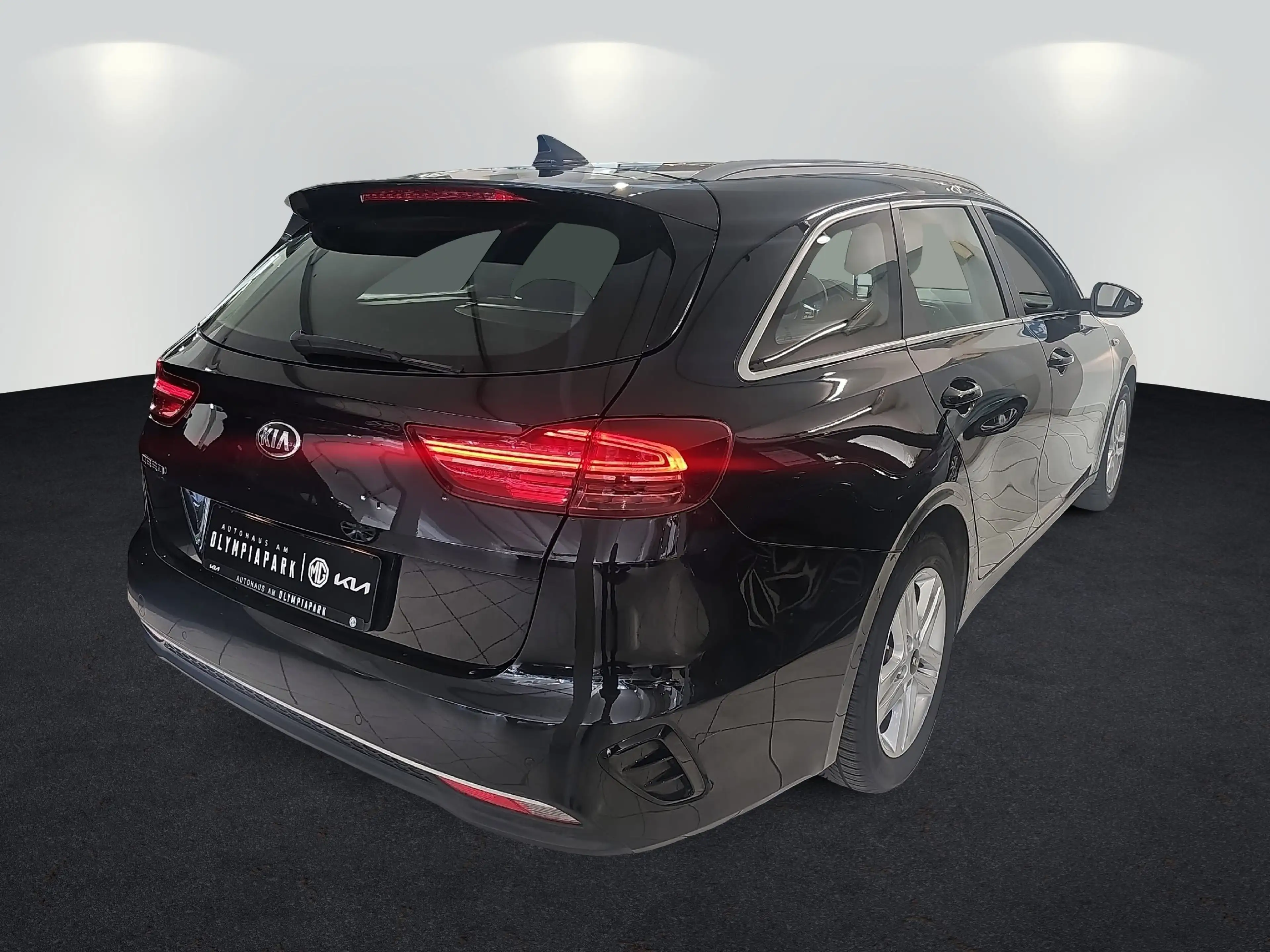 Kia Ceed SW / cee'd SW Ceed Sportswagon 1.4 T-GDI Vision Navi SHZ Kam. — photo 4