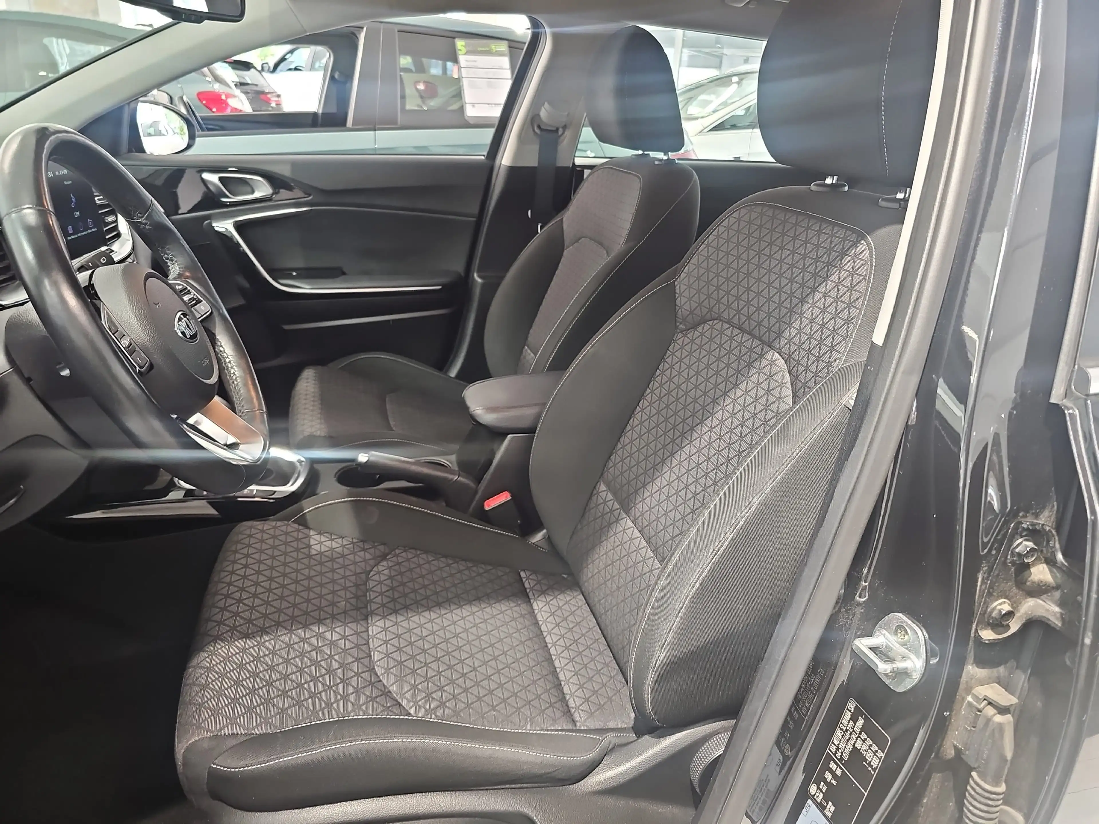 Kia Ceed SW / cee'd SW Ceed Sportswagon 1.4 T-GDI Vision Navi SHZ Kam. — photo 8