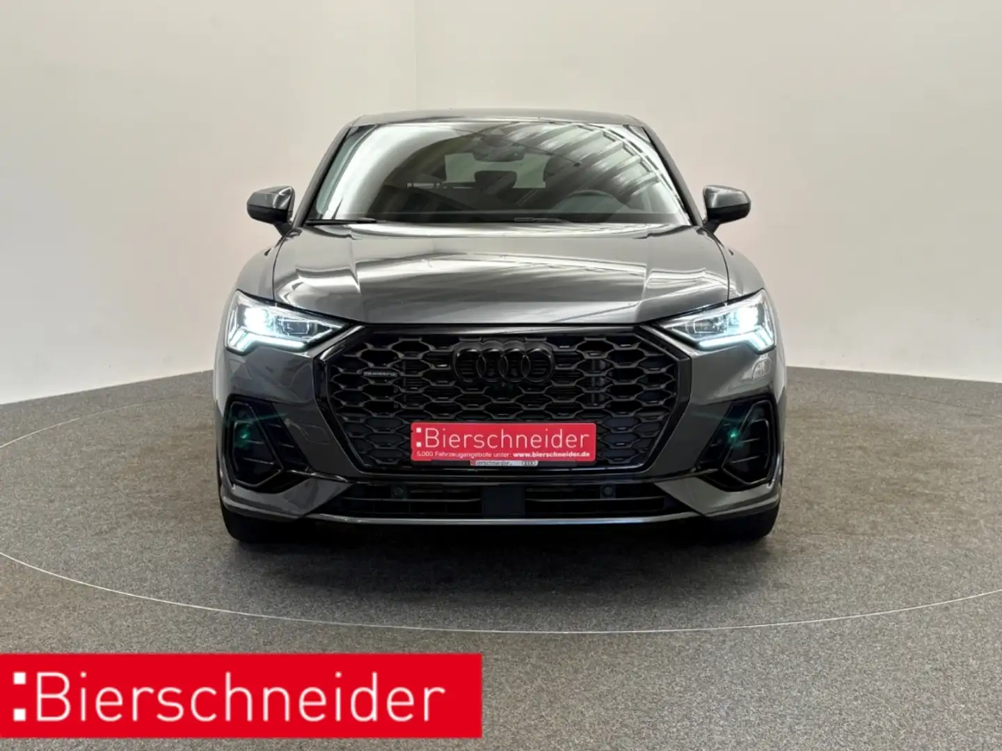 Audi Q3 Sportback 40 TDI qu. S tronic line MATRIX AHK UMGE Grau - 2