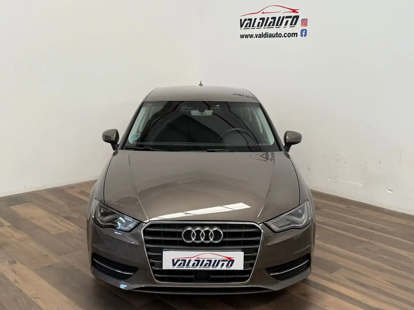 Audi A3 SB 1.4 TFSI COD ultra Attraction S-T 150 Marrón - 2