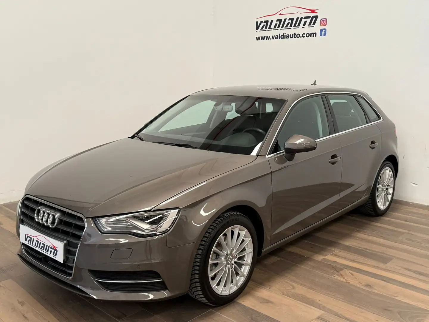 Audi A3 SB 1.4 TFSI COD ultra Attraction S-T 150 Marrón - 1