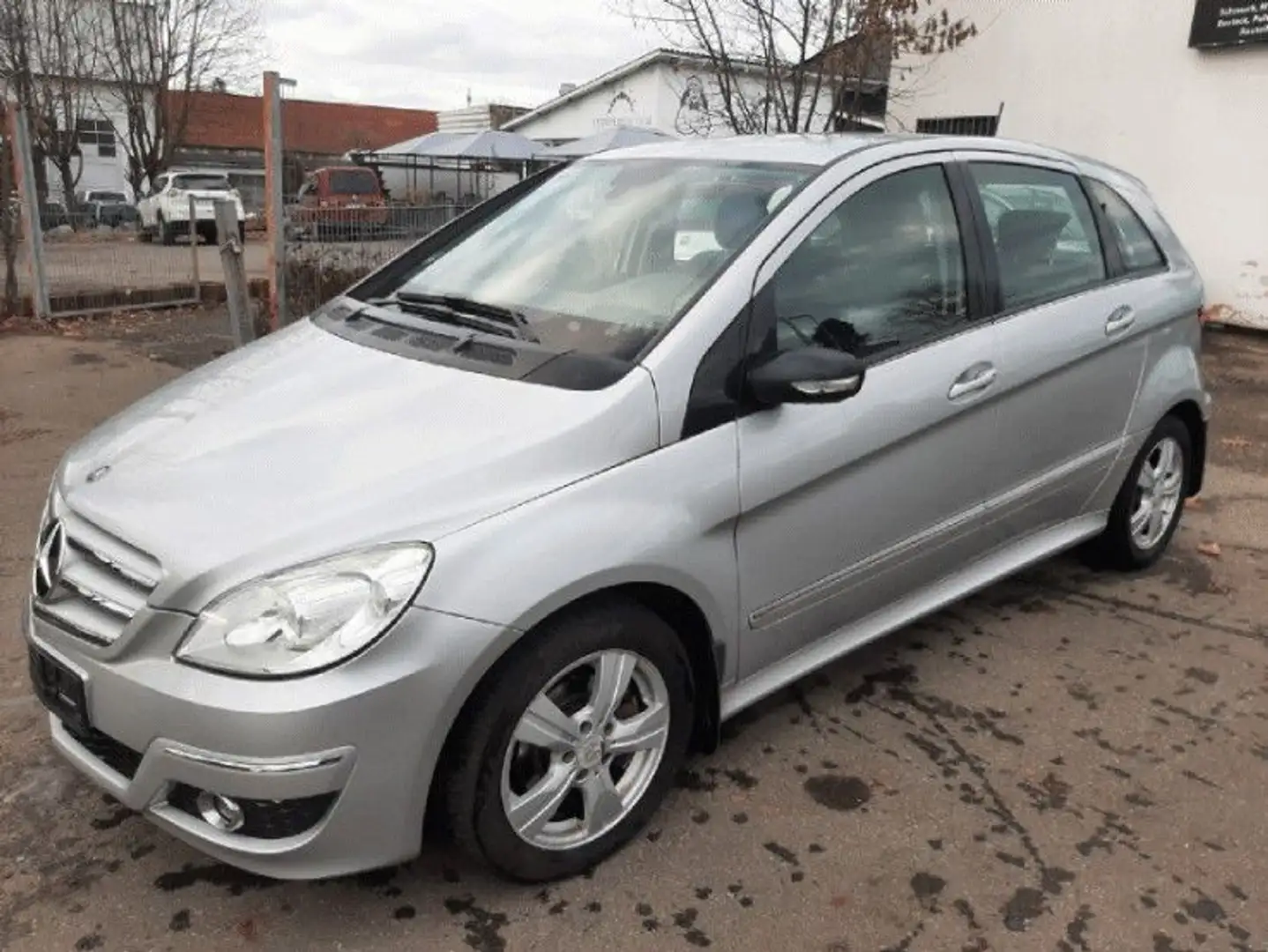Mercedes-Benz B 180 CDI / A.Kupplung  / Sitzheizung Silber - 1