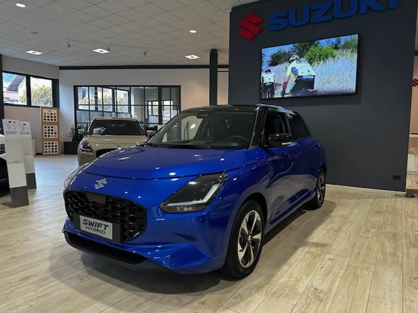 Suzuki Swift 1.2 Hybrid Top Bleu - 2