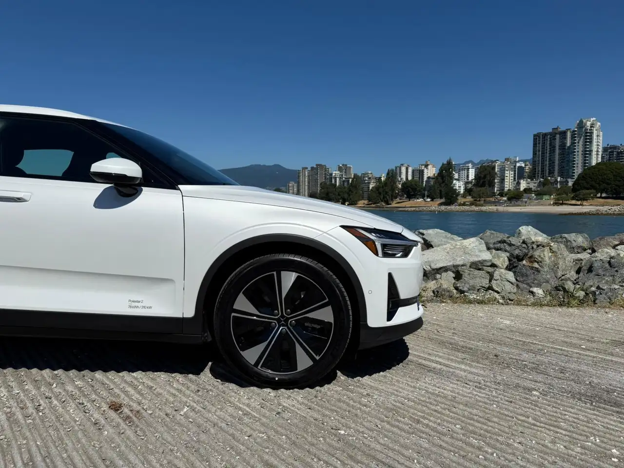 Polestar 2 снимка Polestar 2