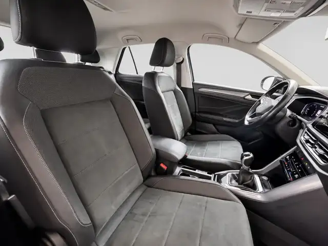 Volkswagen T-Roc view 7