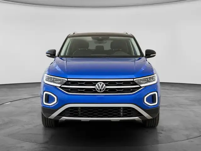 Volkswagen T-Roc view 2