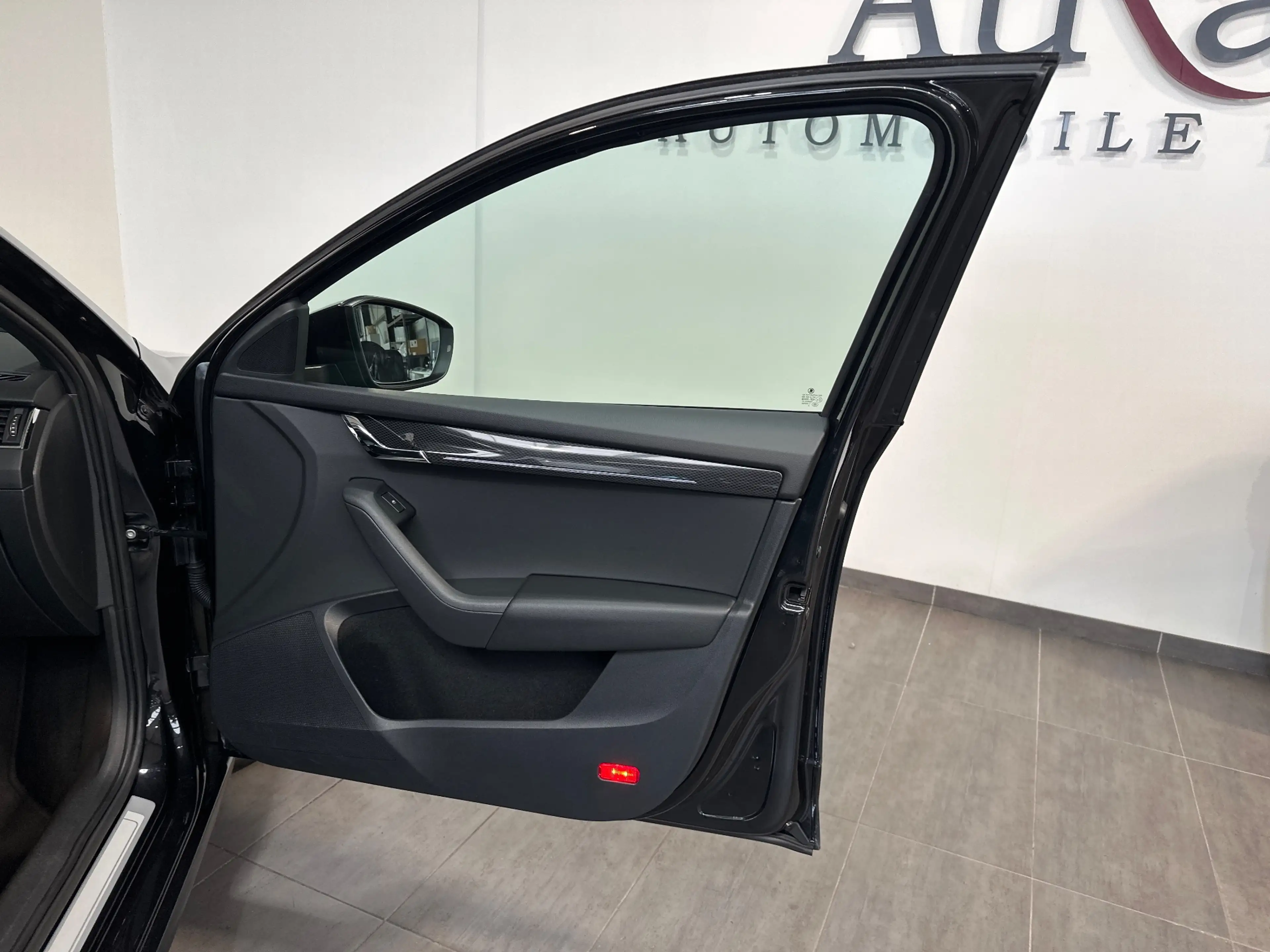 Skoda Octavia Combi 2.0 TDI 4x4 DSG RS NAV+LED+ACC+AHK+18ZOLL — photo 7