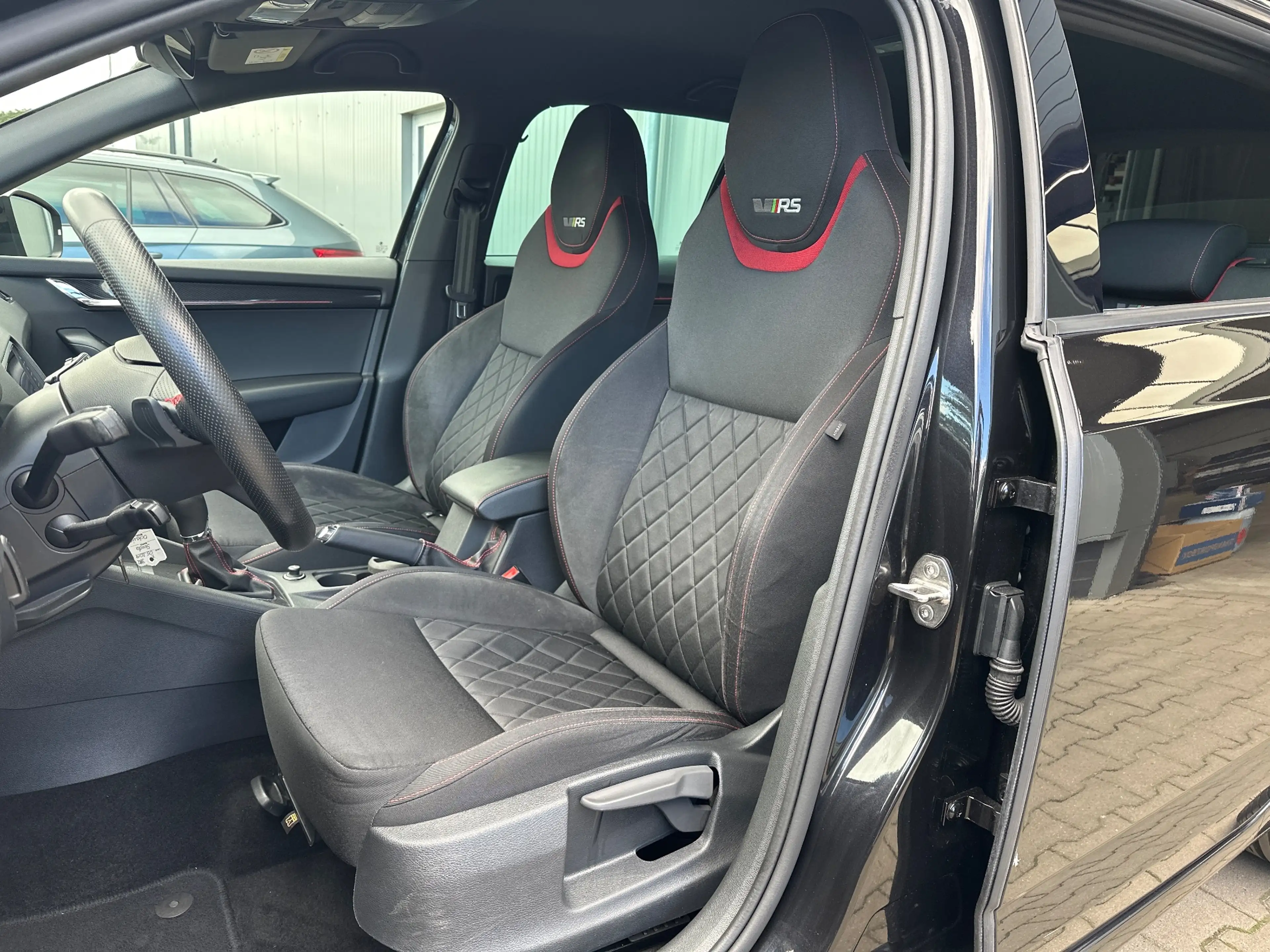 Skoda Octavia Combi 2.0 TDI 4x4 DSG RS NAV+LED+ACC+AHK+18ZOLL — photo 11