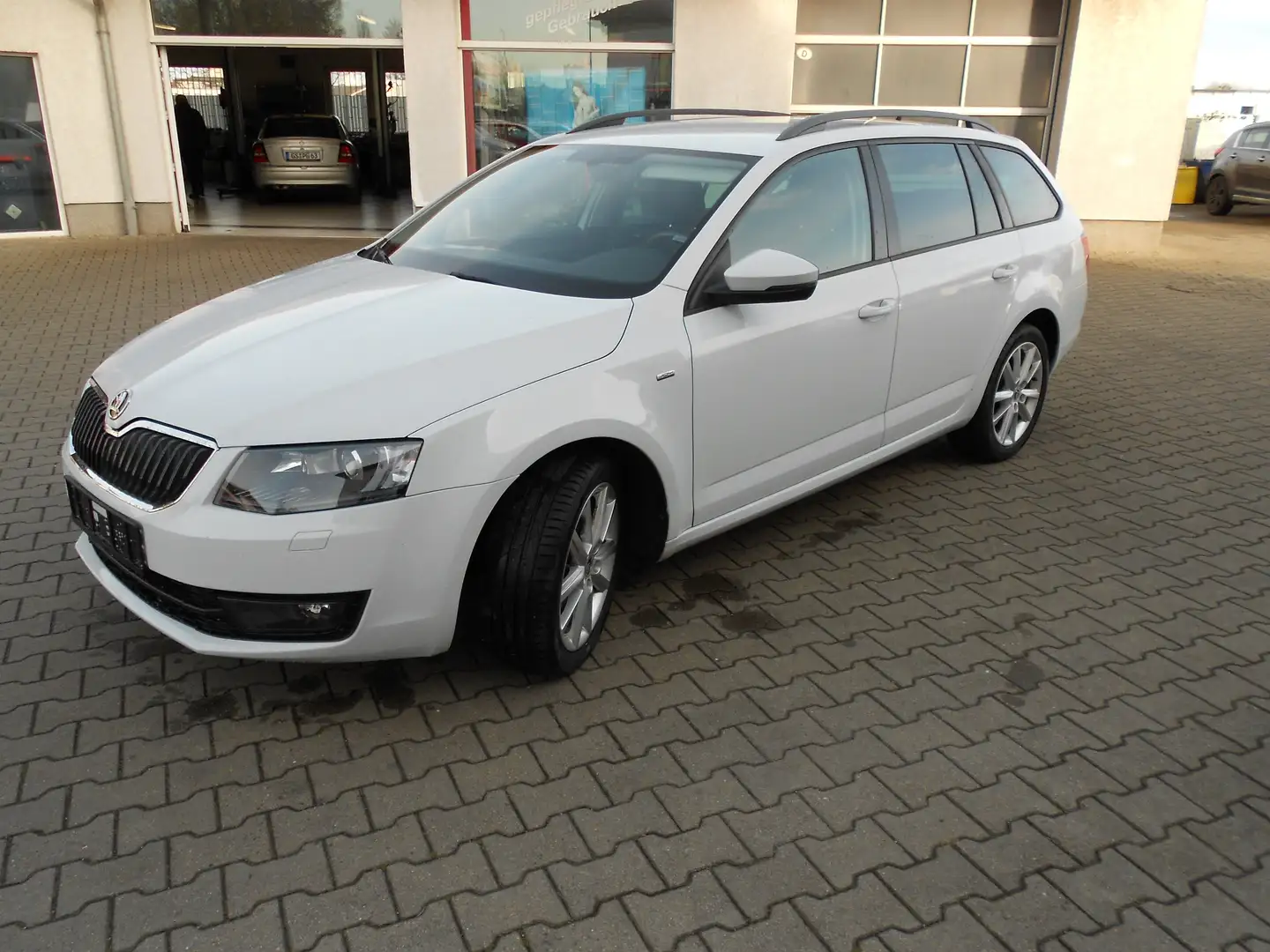 Skoda Octavia Octavia Combi Weiß - 2