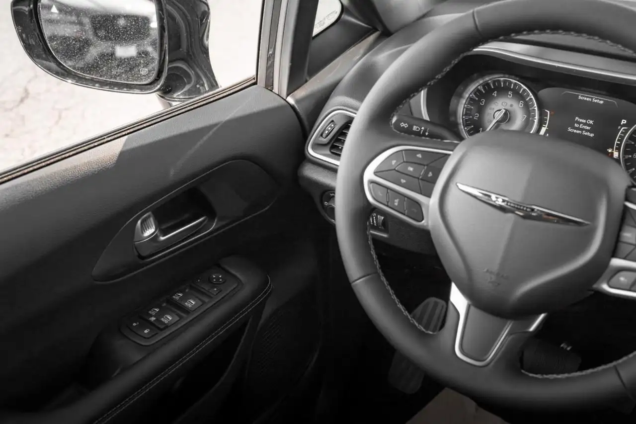 Chrysler Grand Caravan снимка Chrysler Grand Caravan