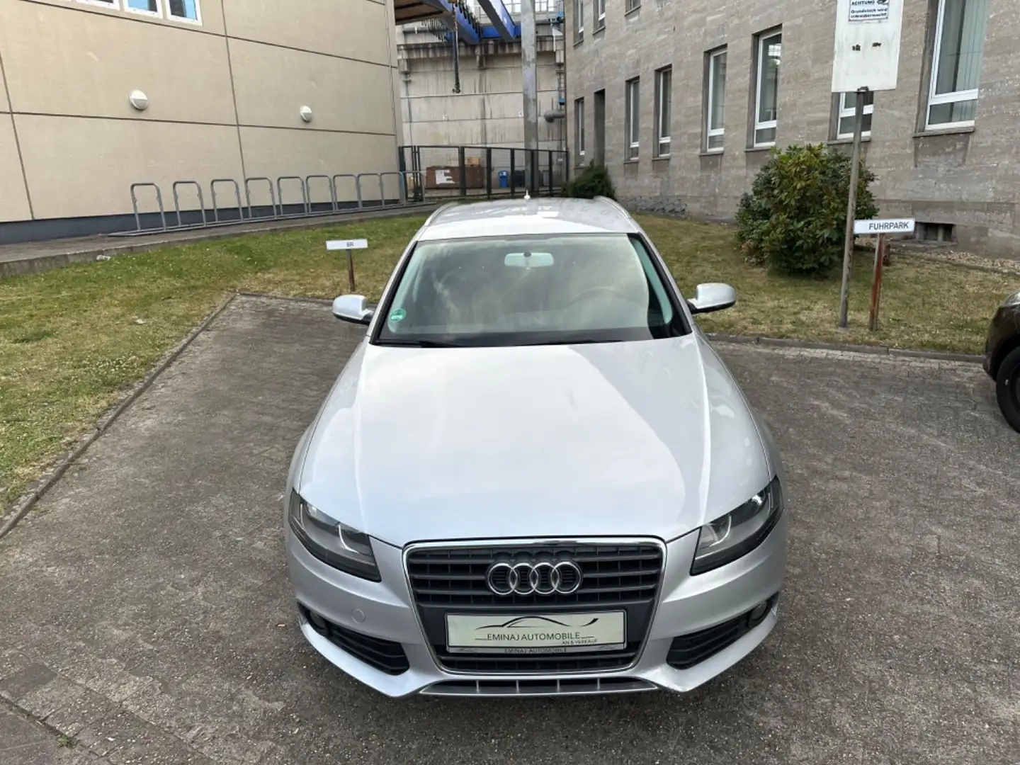 Audi A4 Avant Attraction 2.0 TDI Automatik Navi AHK Срібний - 2
