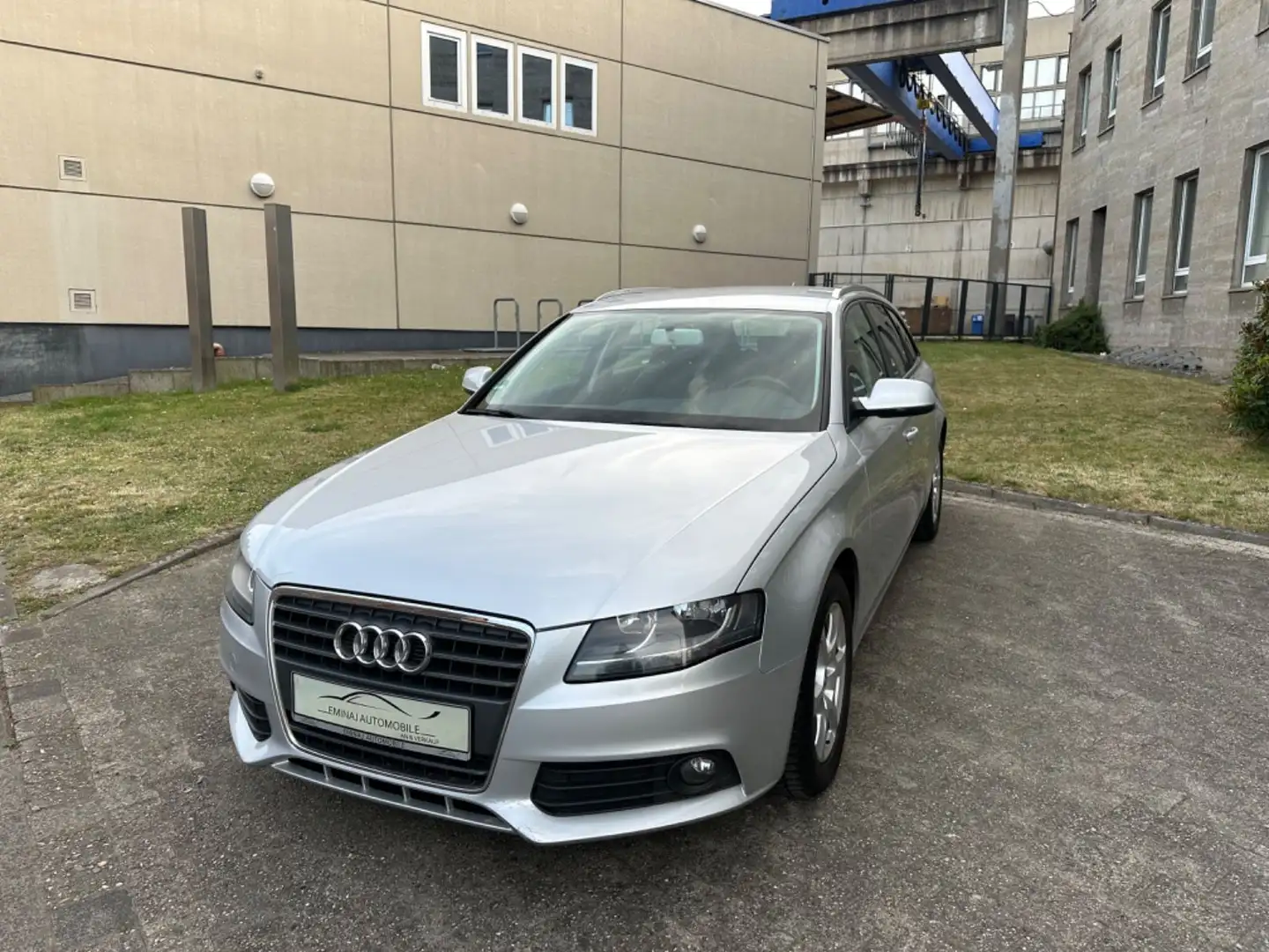 Audi A4 Avant Attraction 2.0 TDI Automatik Navi AHK Срібний - 1