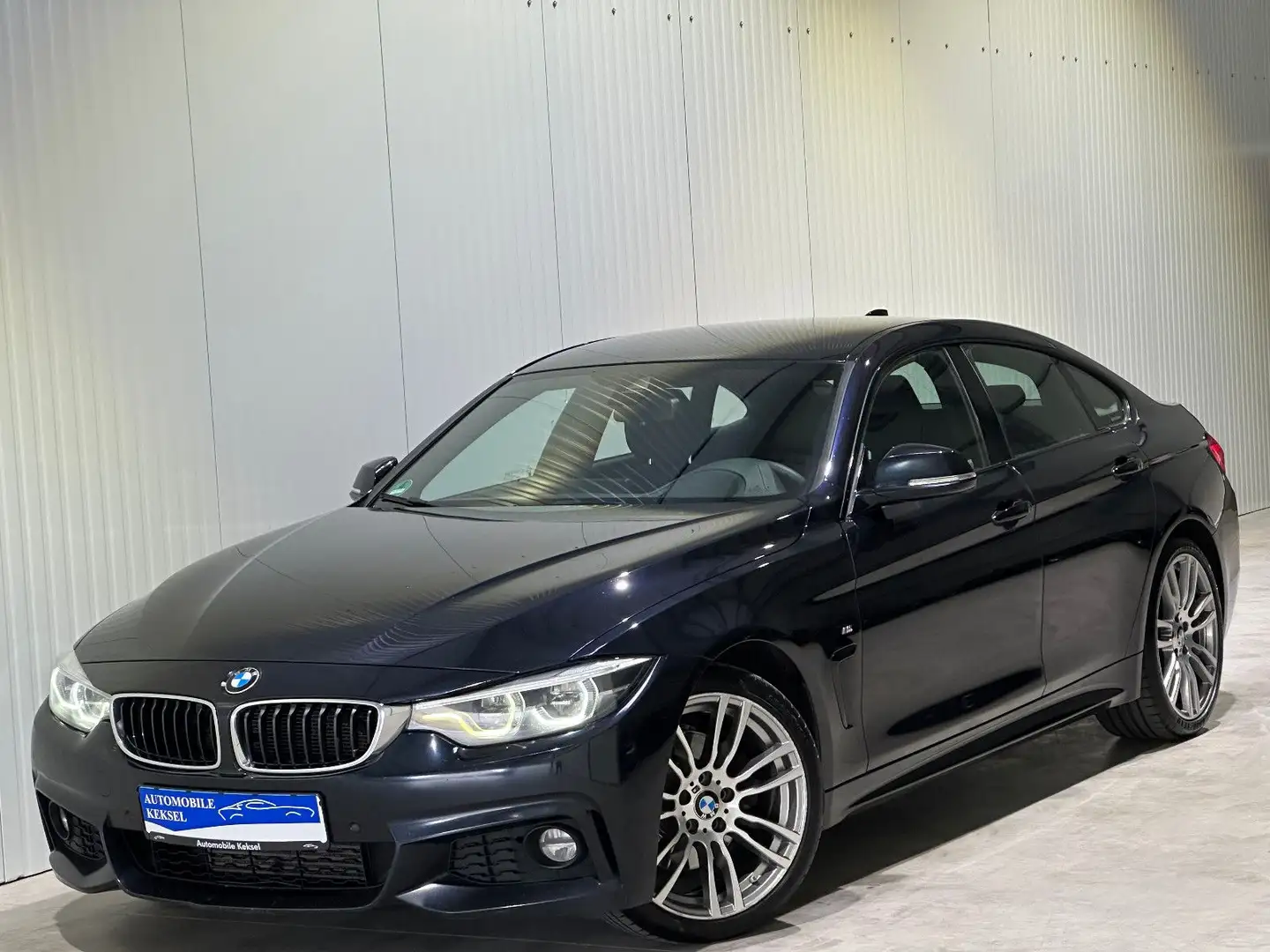 BMW 430 430dA *M SPORT*LED*NAVI*HUD*KEYLESS*HiFi*DAB*19" Schwarz - 1