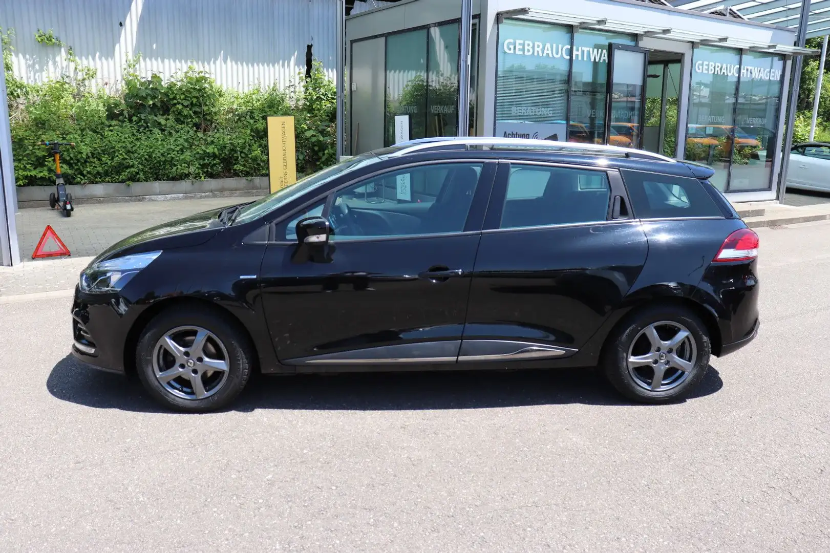 Renault Clio IV Grandtour Limited, AHK Schwarz - 2