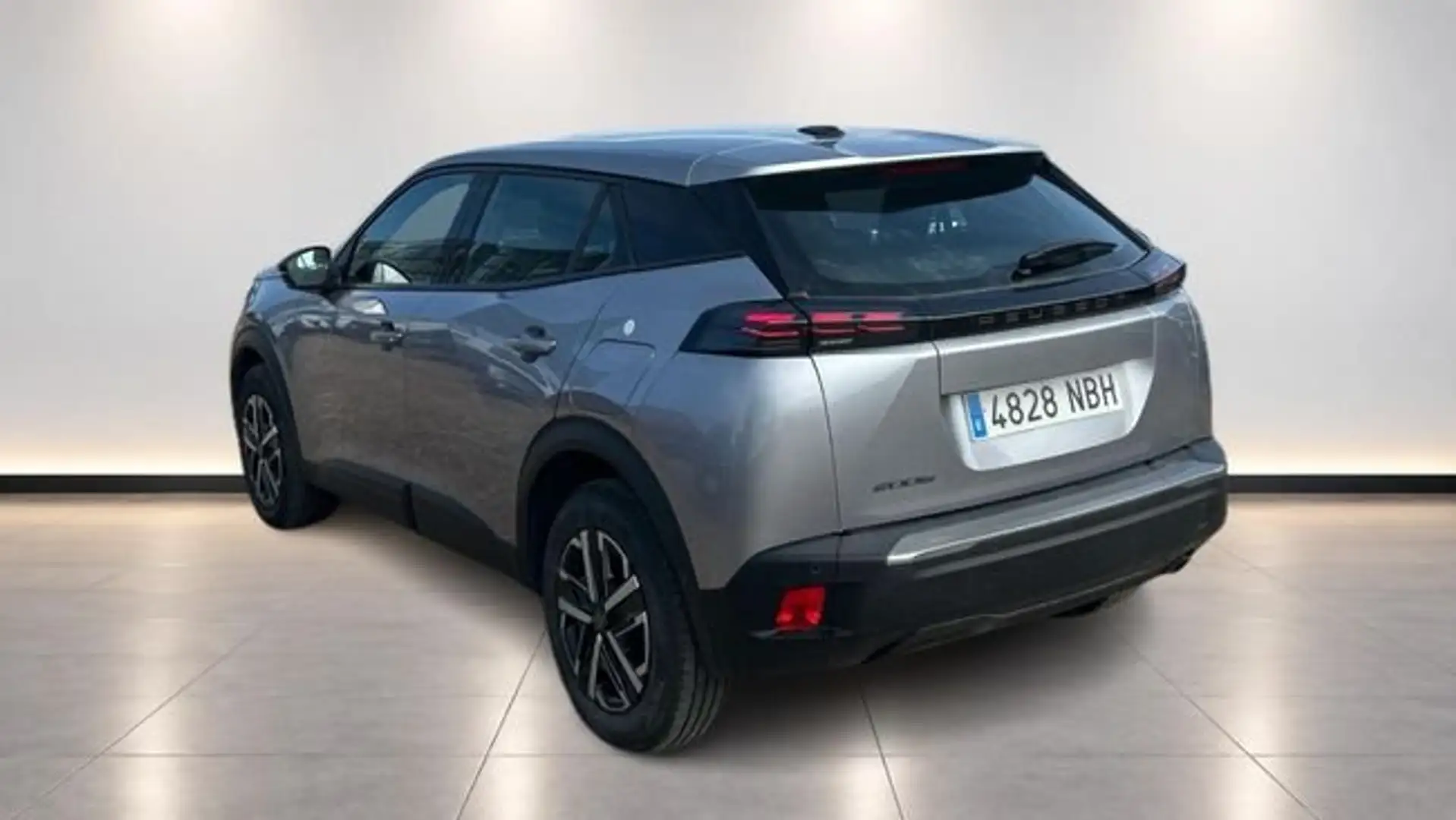 Peugeot 2008 1.2 100 S&S STYLE 100 5P Gris - 2