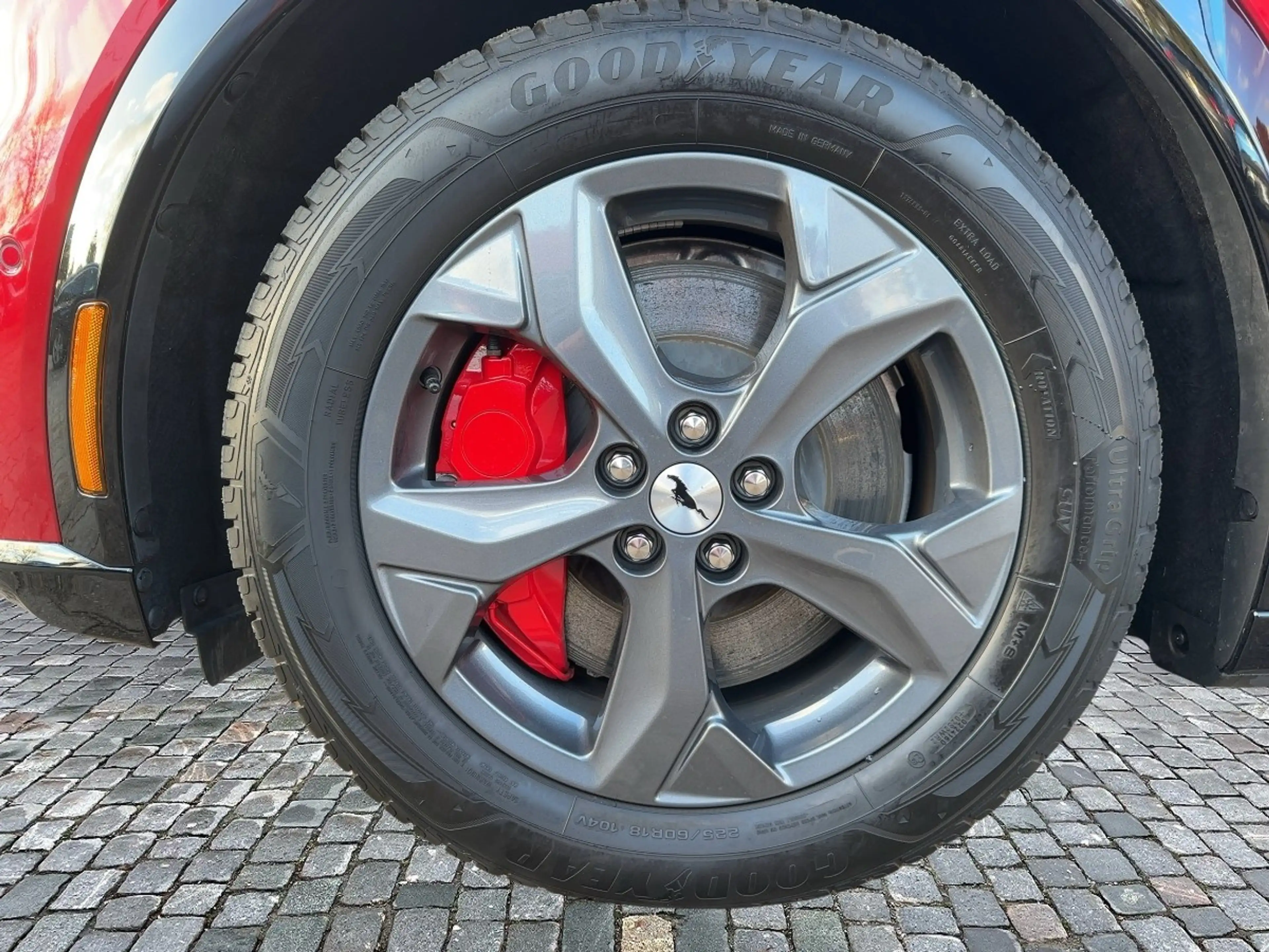 Ford Mustang Mach-E AWD Glasdach+LED+360°Kamera — photo 14