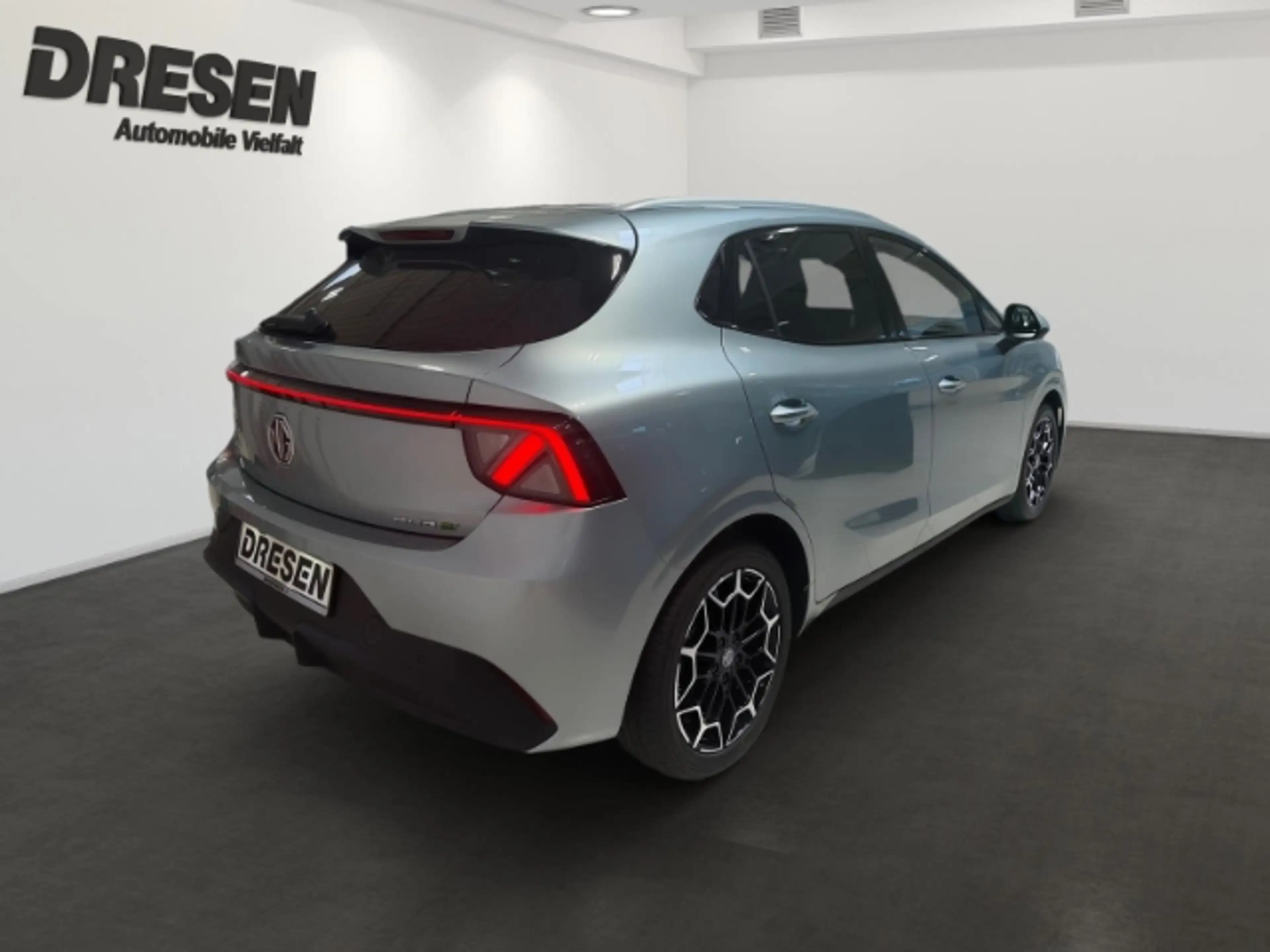MG MG4 +Premium+ 54 kWh+Ambiente+Carplay+Acc — photo 4