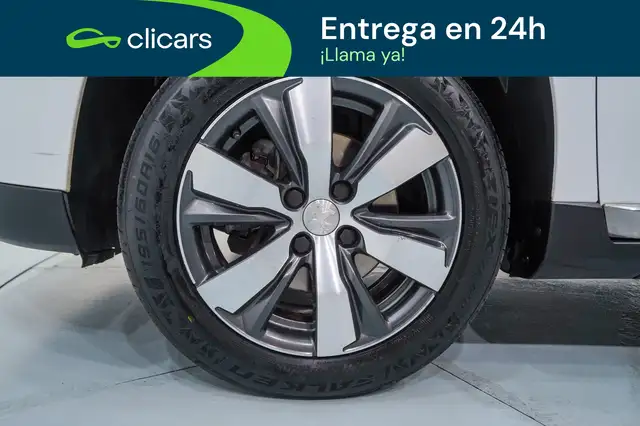 Peugeot 2008 view 11