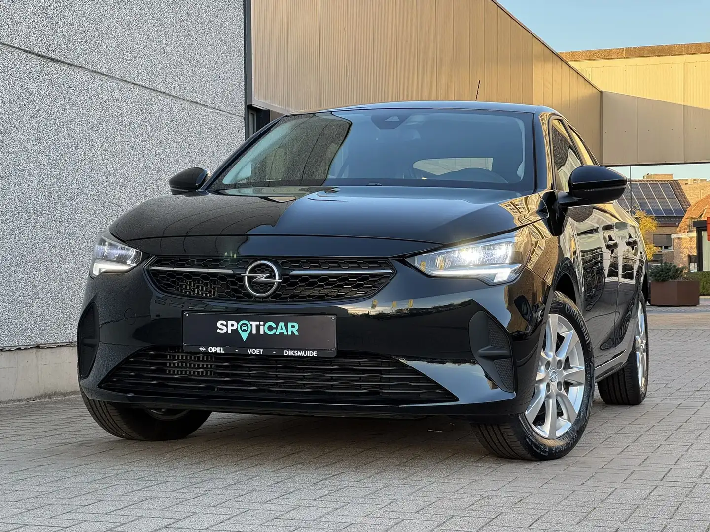 Opel Corsa 1.2T 101PK AUT. EDITION Noir - 1