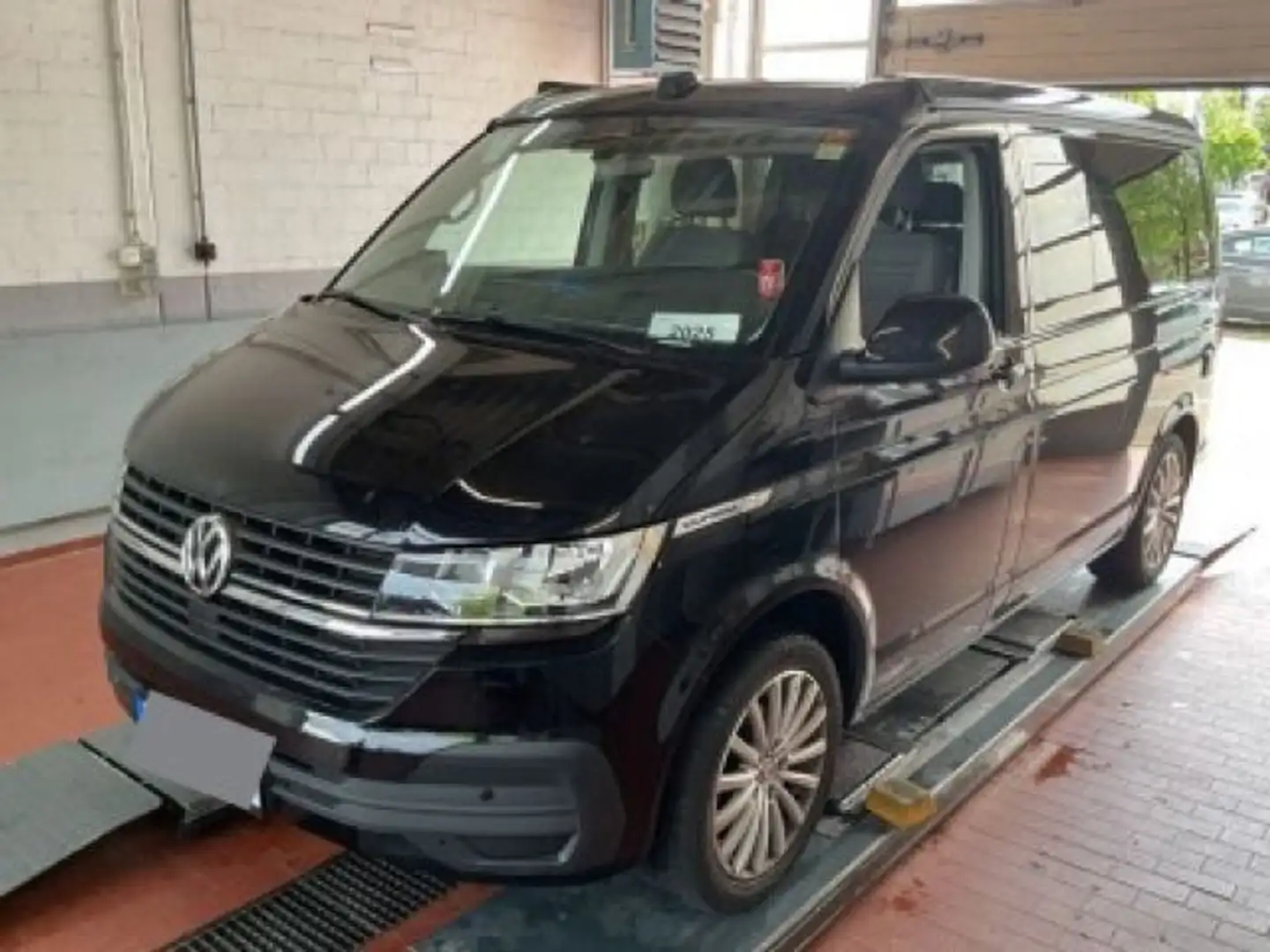 Volkswagen T6 California T6 .1 California 2.0 TDI Schwarz - 2