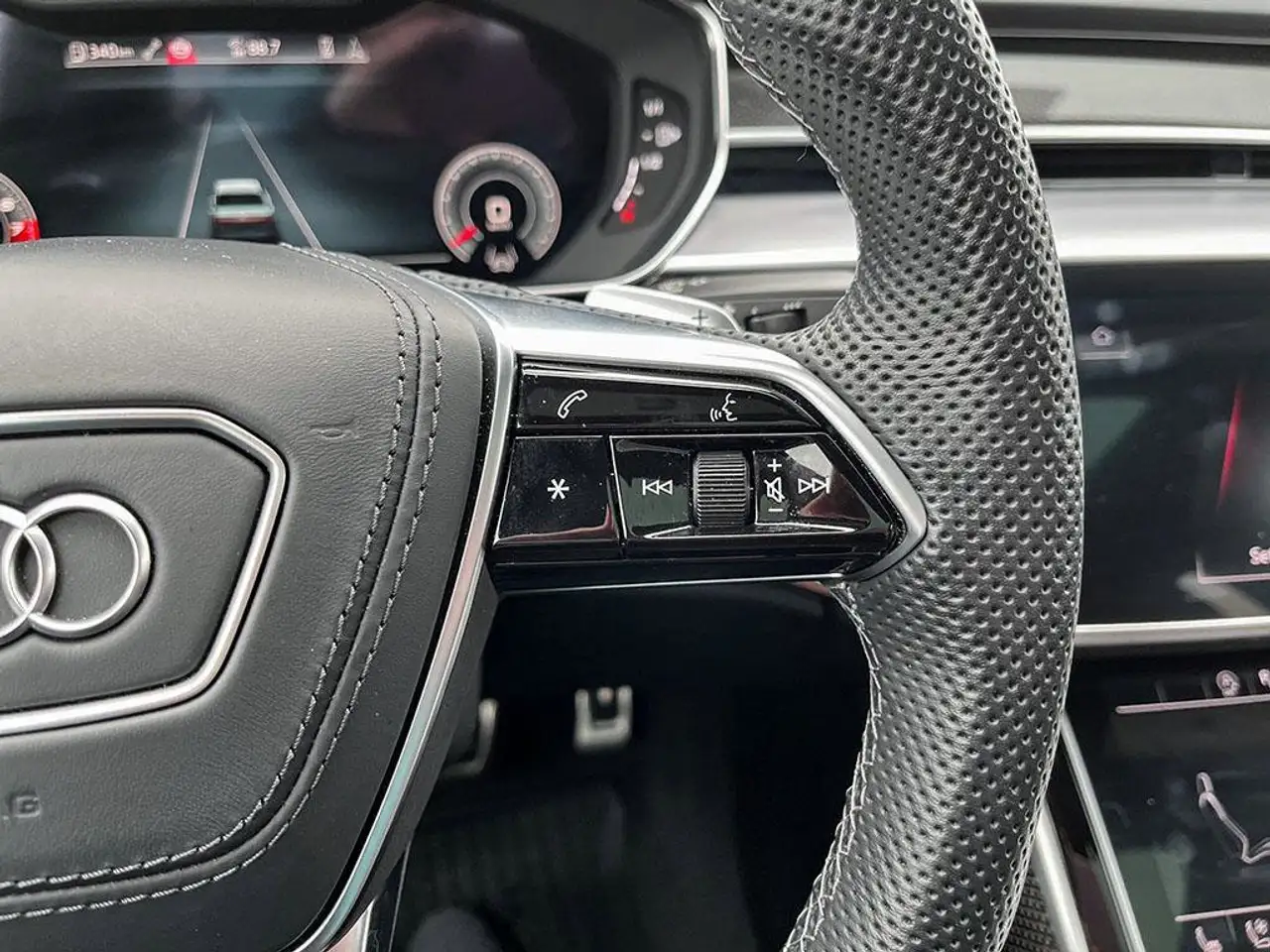 Audi S8 снимка Audi S8