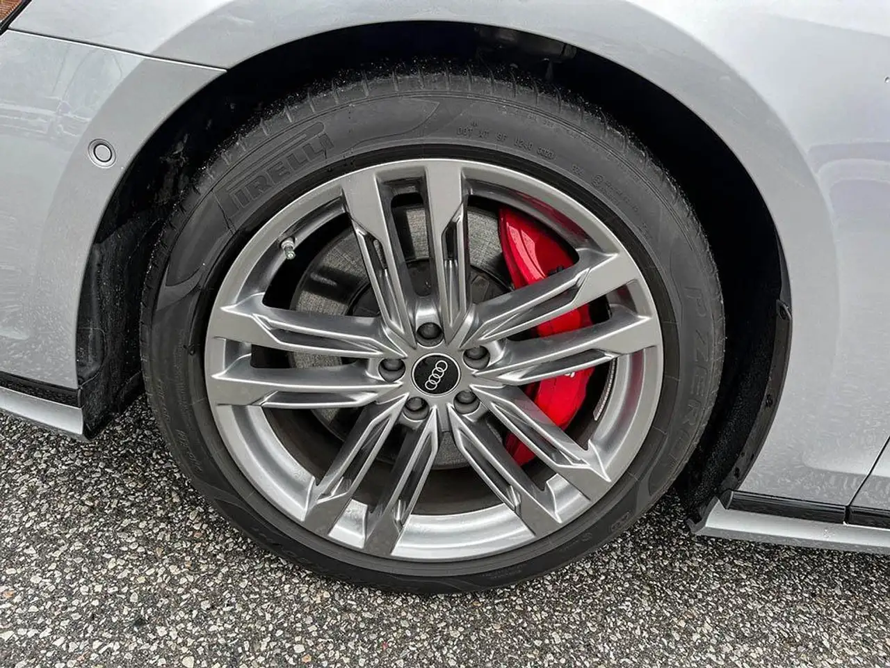 Audi S8 снимка Audi S8