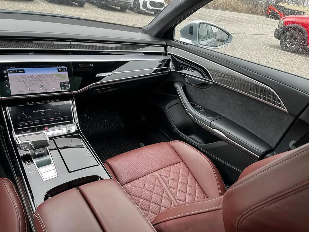 Audi S8 снимка Audi S8