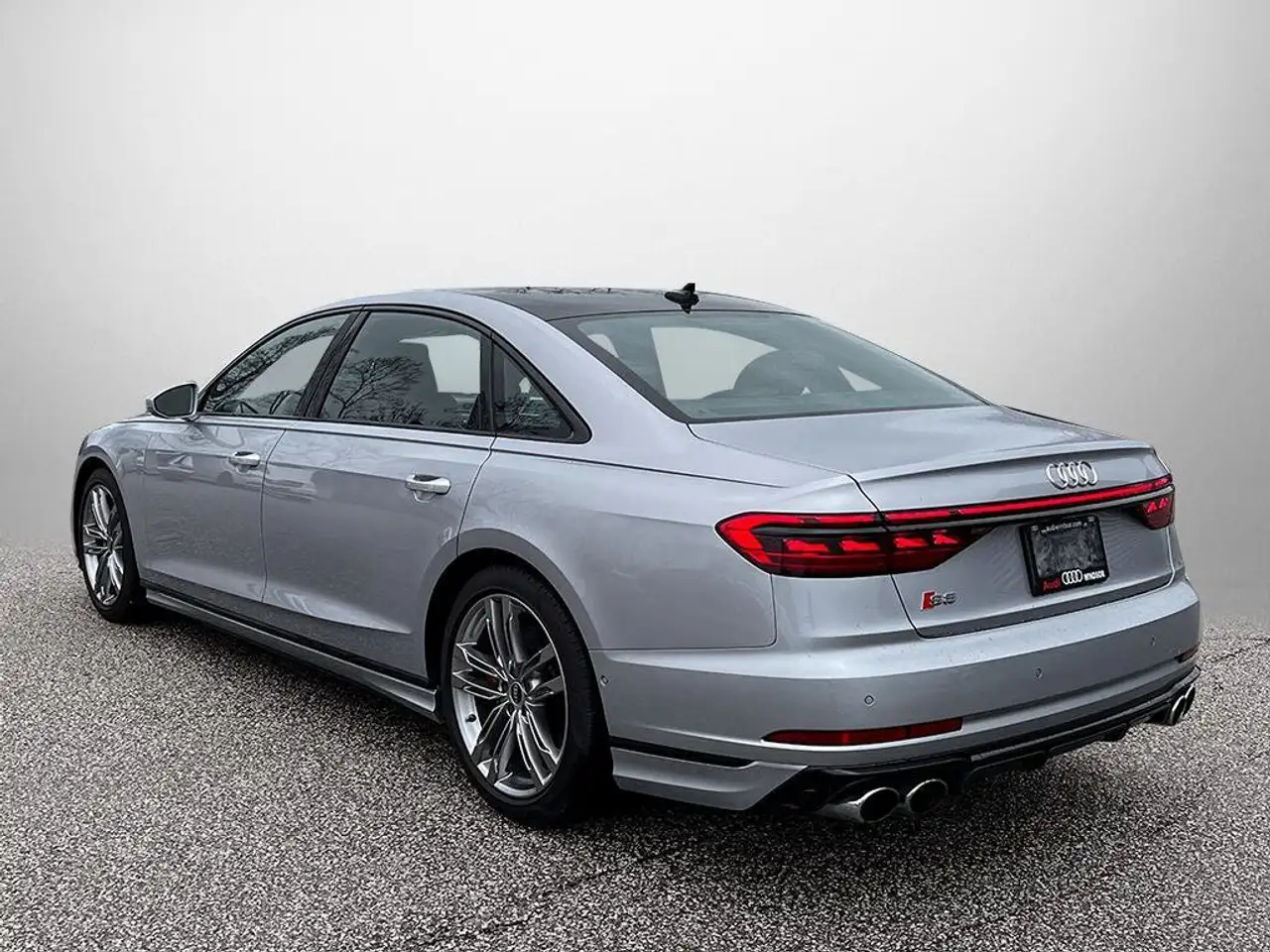Audi S8 снимка Audi S8