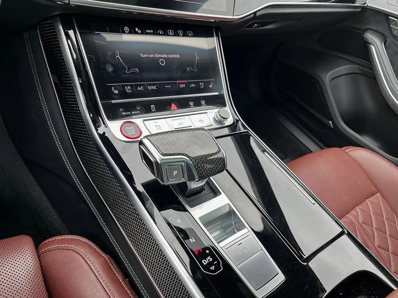 Audi S8 снимка Audi S8