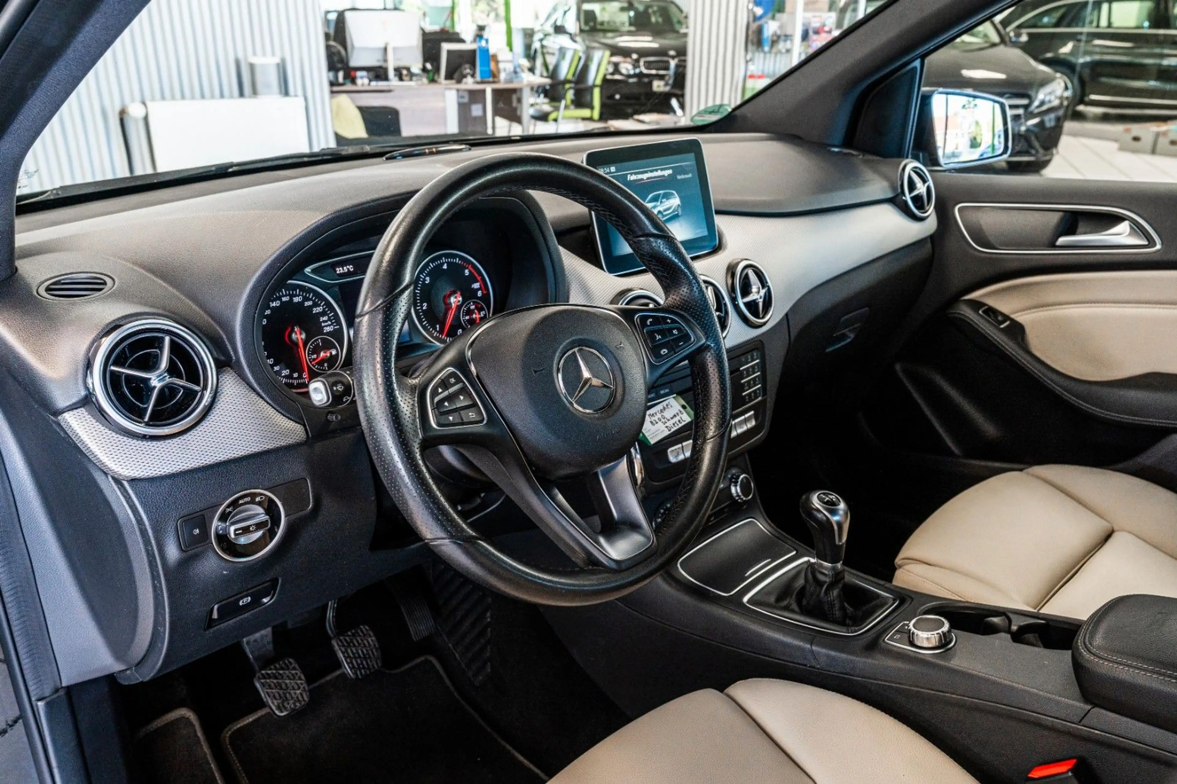 Mercedes-Benz B 200 CDI Diesel AHK PDC Navi — photo 14