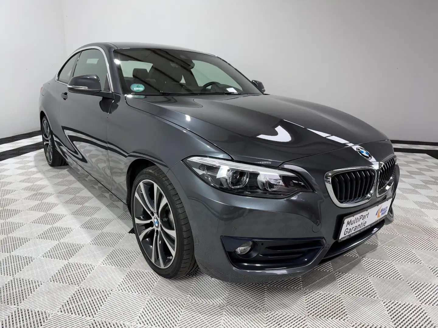BMW 220 i Steptronic Coupé SportLine°Navi°1Hand°70TKm Grijs - 2