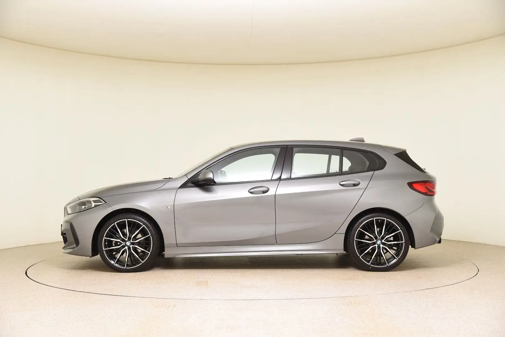 BMW 118 i M Sport ACC AHK HiFi LED Alarm *UVP:47.490 Grau - 2