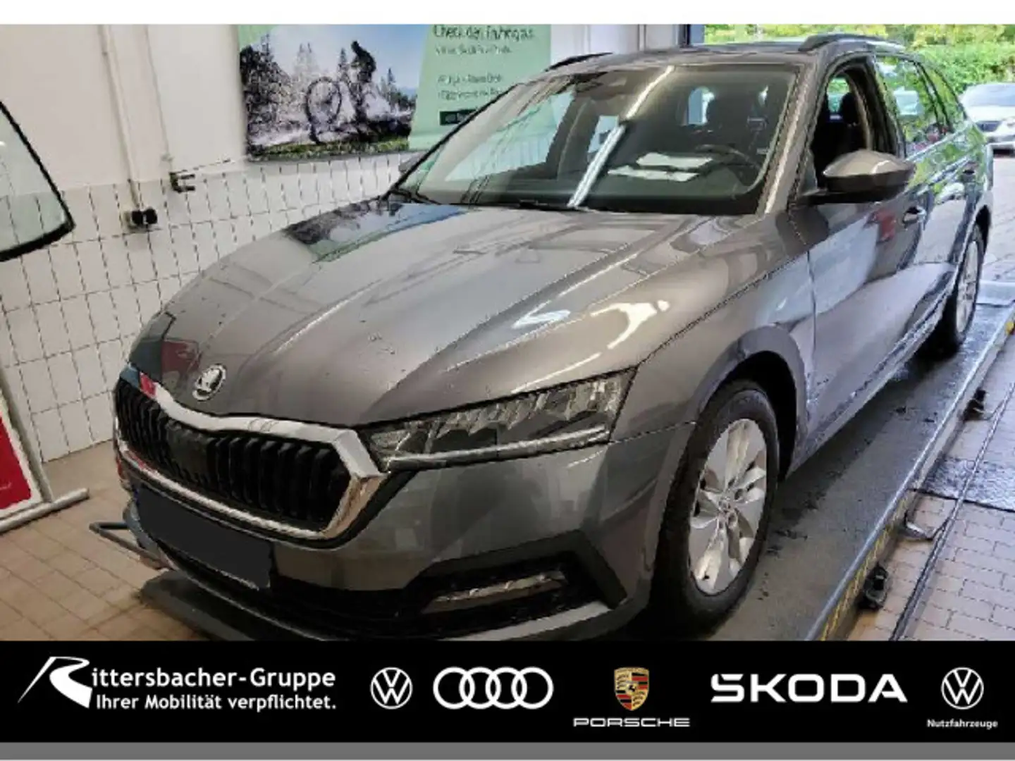 Skoda Octavia Combi Ambition 2.0 TDI AHK Navi Kessy Grau - 1