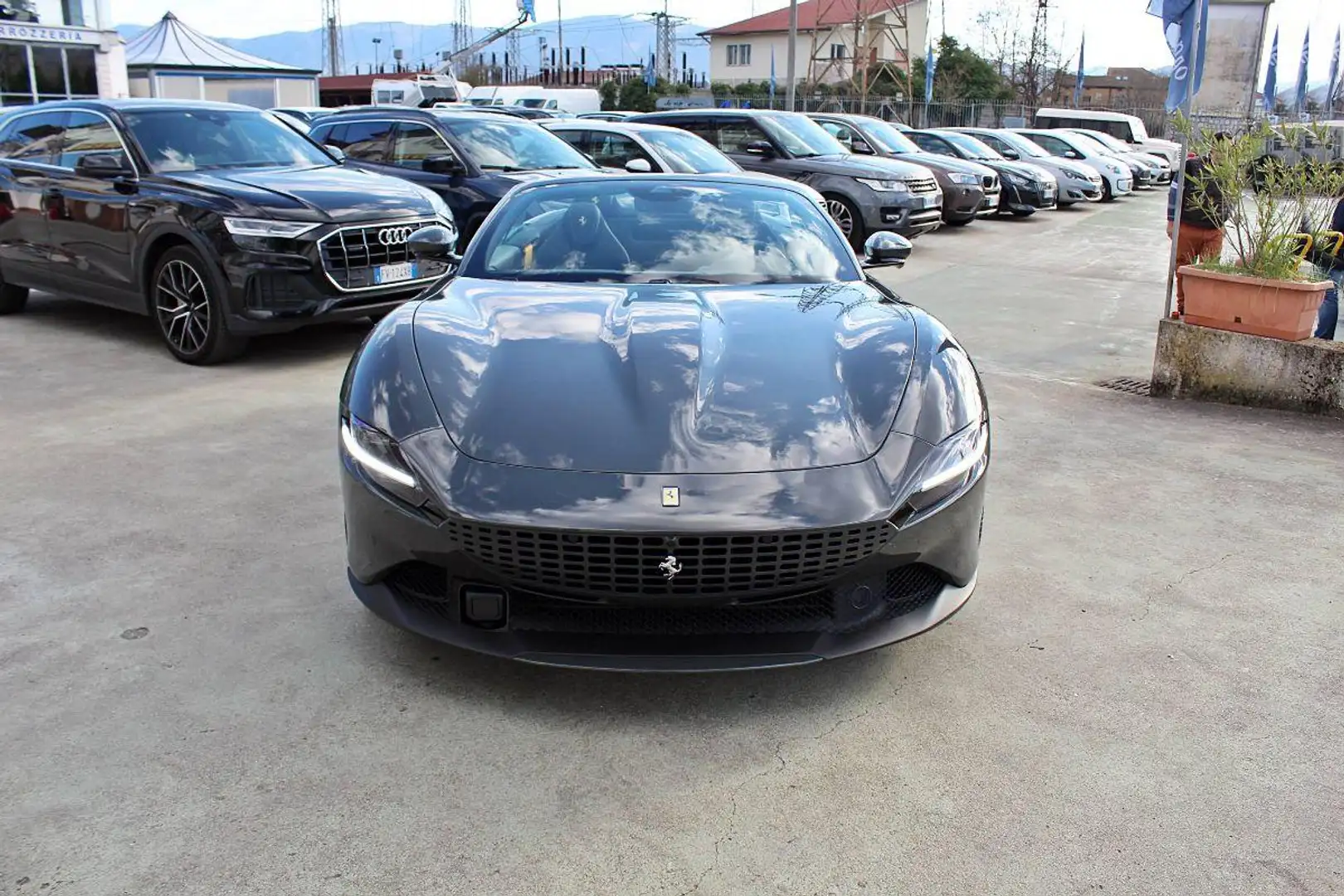 Ferrari Roma SPIDER Серый - 2