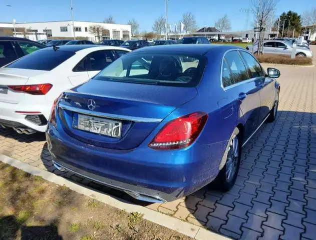 Mercedes-Benz C-Class view 3