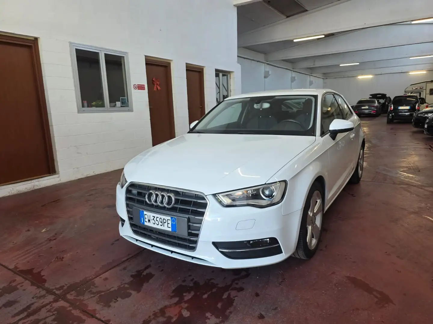 Audi A3 A3 III 2013 3p 1.6 tdi Ambiente 110cv E6 Blanc - 1