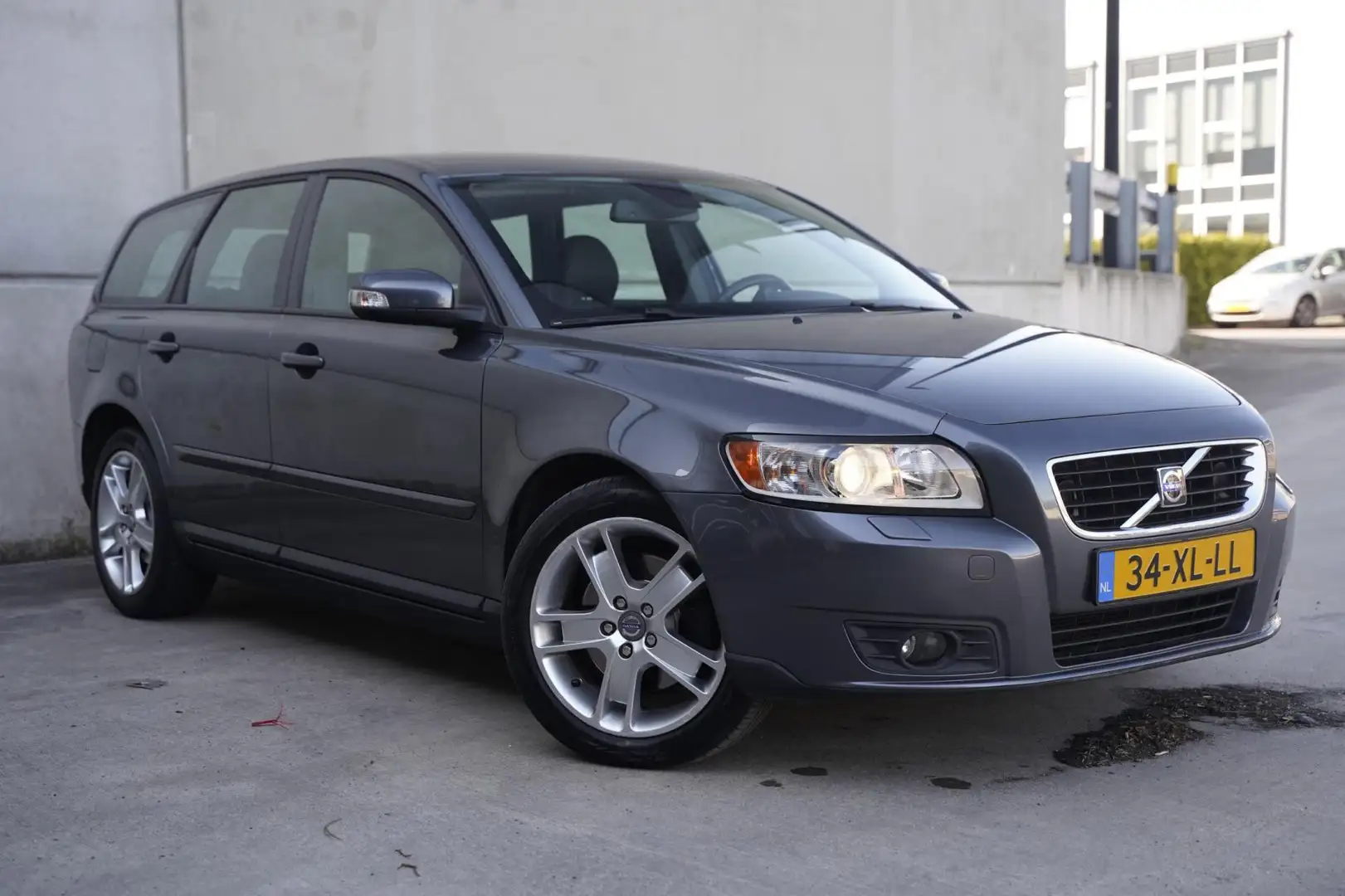 Volvo V50 2.4 Edition II Automaat, Leder, 1ste eigenaar! NAP Grijs - 2