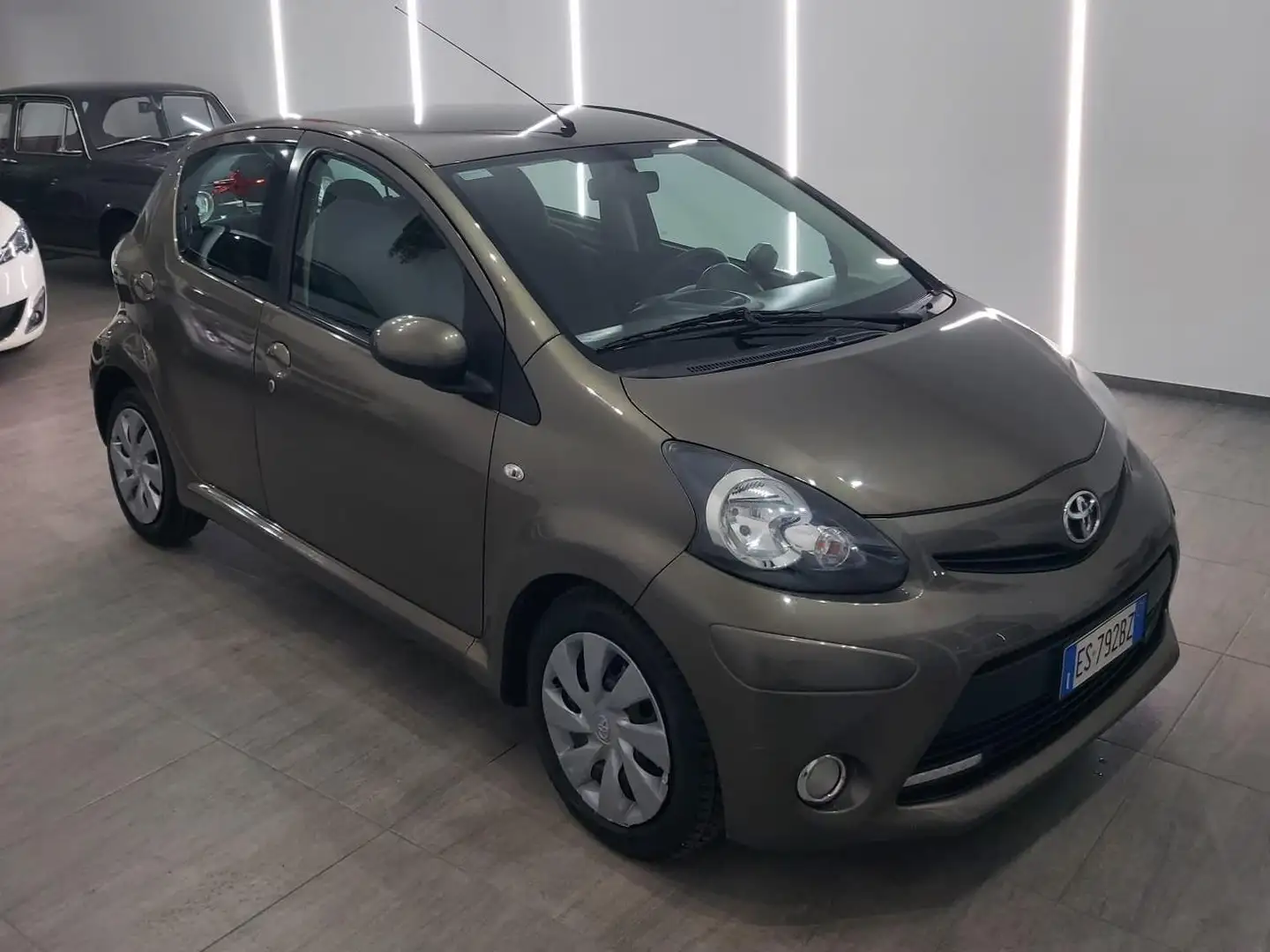 Toyota Aygo Aygo 5p 1.0 Cool Soda connect m-mt Grigio - 1