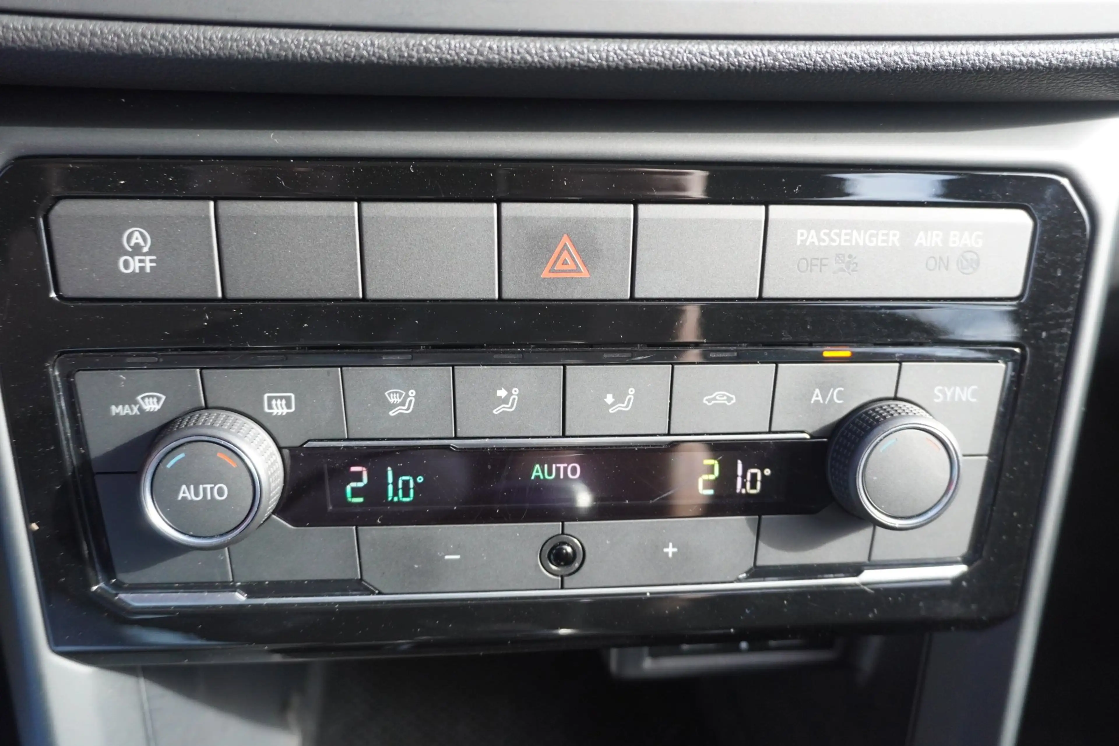 Volkswagen T-Cross 1.0 TSI Life Airco/Cruise/Trekhaak — photo 20